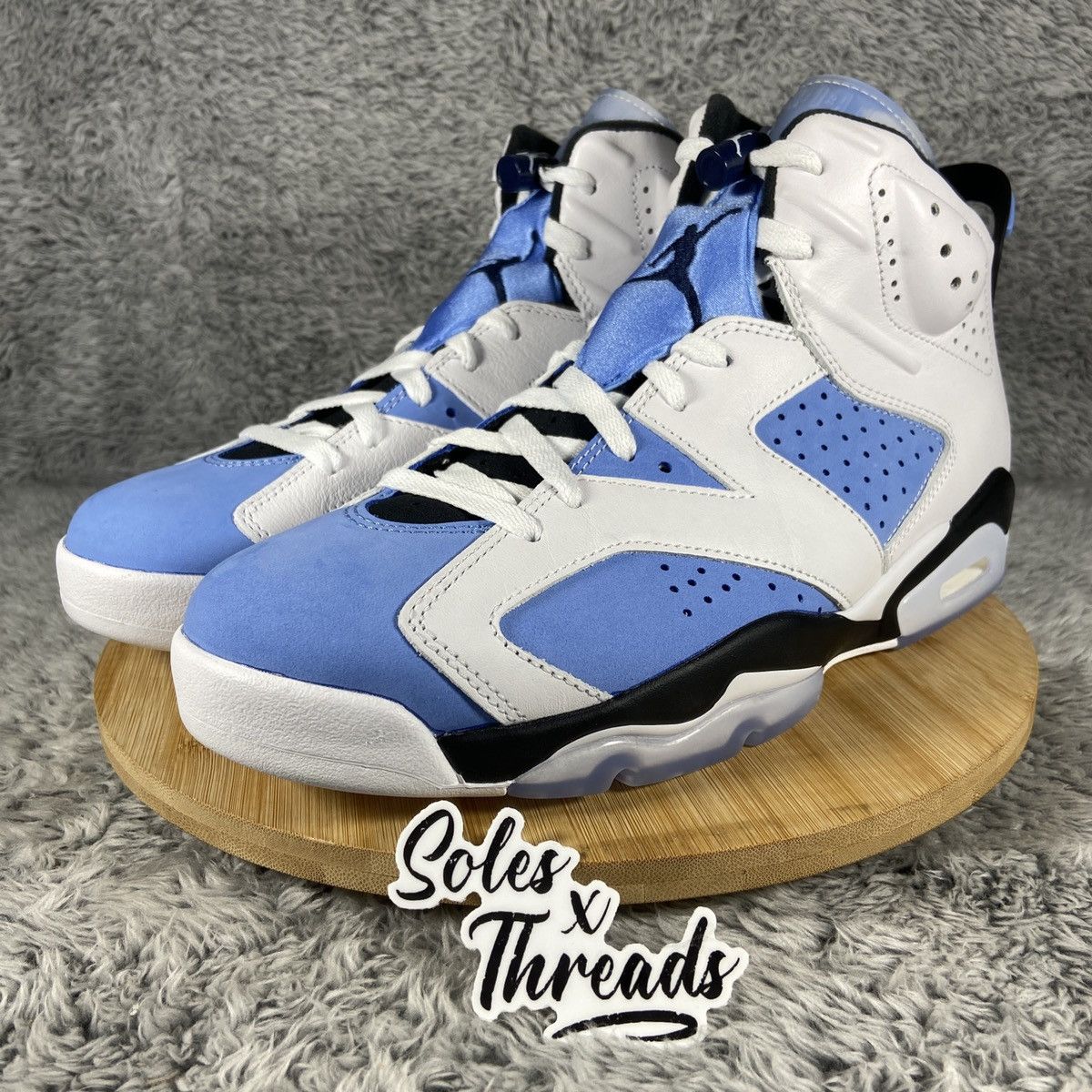 Jordan Brand Air Jordan 6 Retro 'UNC' University Blue Men's Size 10.5 Size US 10.5 / EU 43-44 - 4 Thumbnail