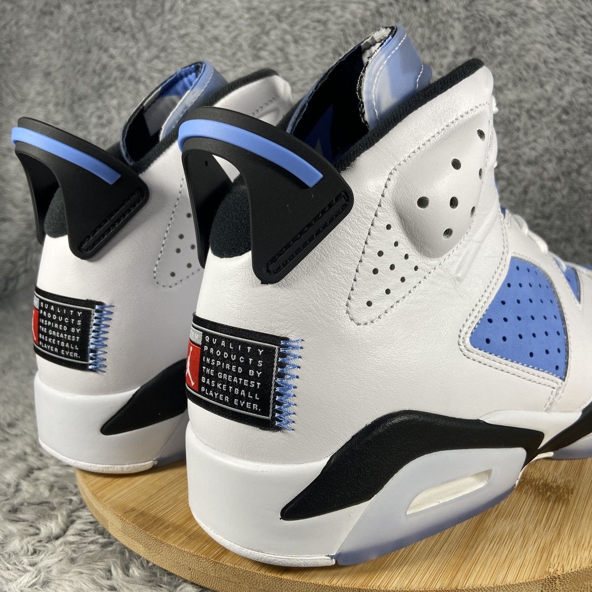 Jordan Brand Air Jordan 6 Retro 'UNC' University Blue Men's Size 10.5 Size US 10.5 / EU 43-44 - 11 Thumbnail
