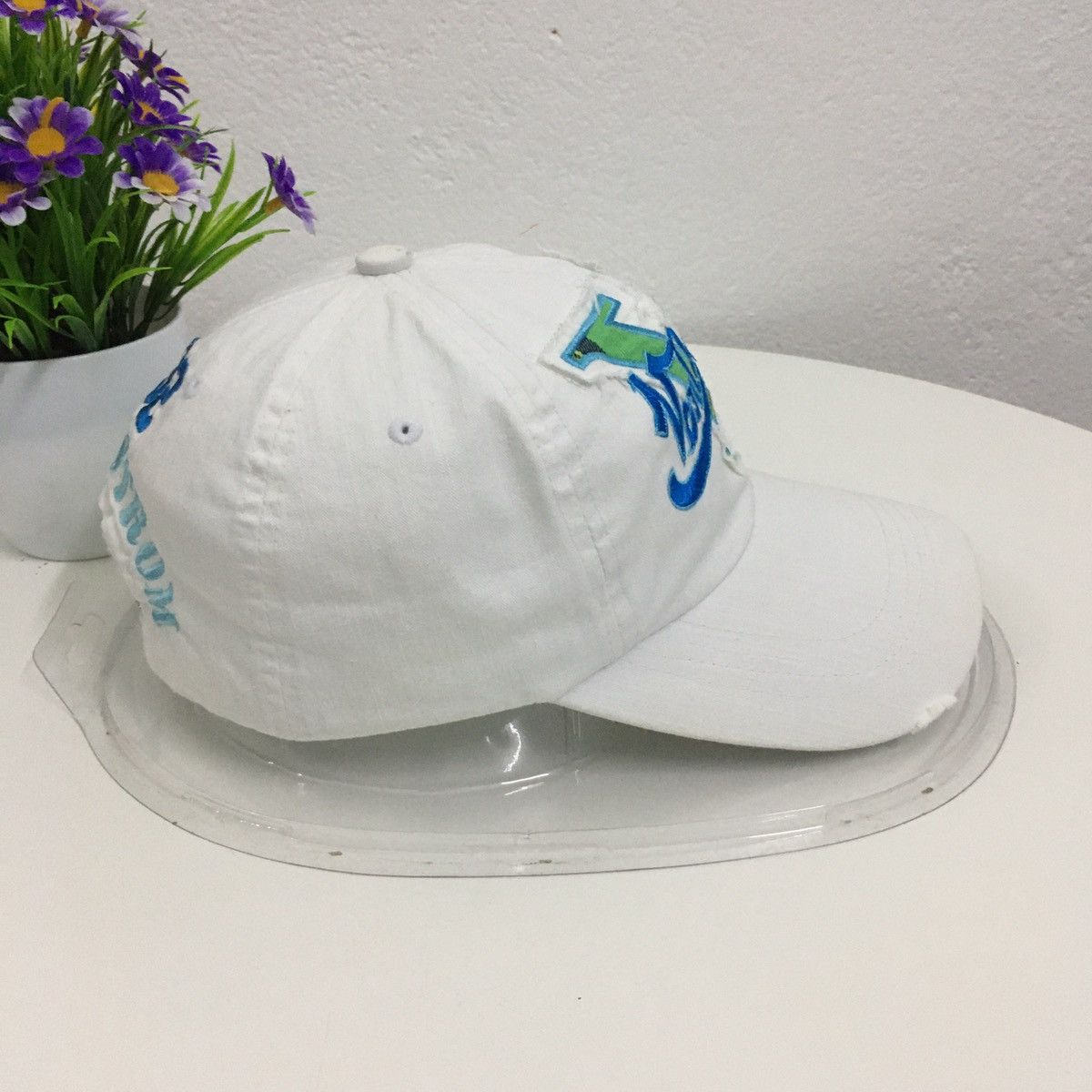 Von Dutch Von Dutch Distressed Design Strapback Cap Hat Size ONE SIZE - 4 Thumbnail