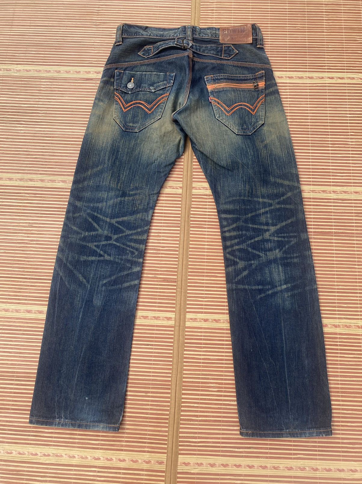 Edwin Exclusive Vintage Buckle Back Pant