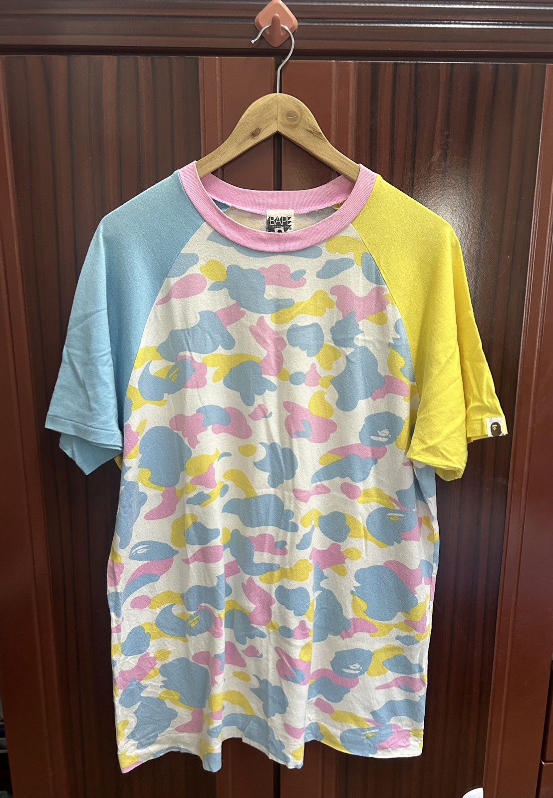 Bape A BATHING APE Cotton Candy Camo Raglan T-shirts Size US L / EU 52-54 / 3 - 1 Thumbnail