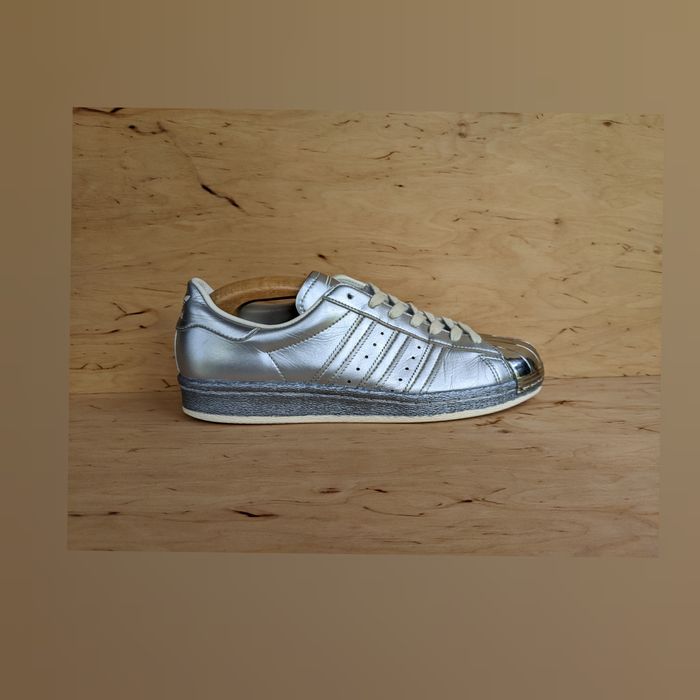 Superstar silver toe sales