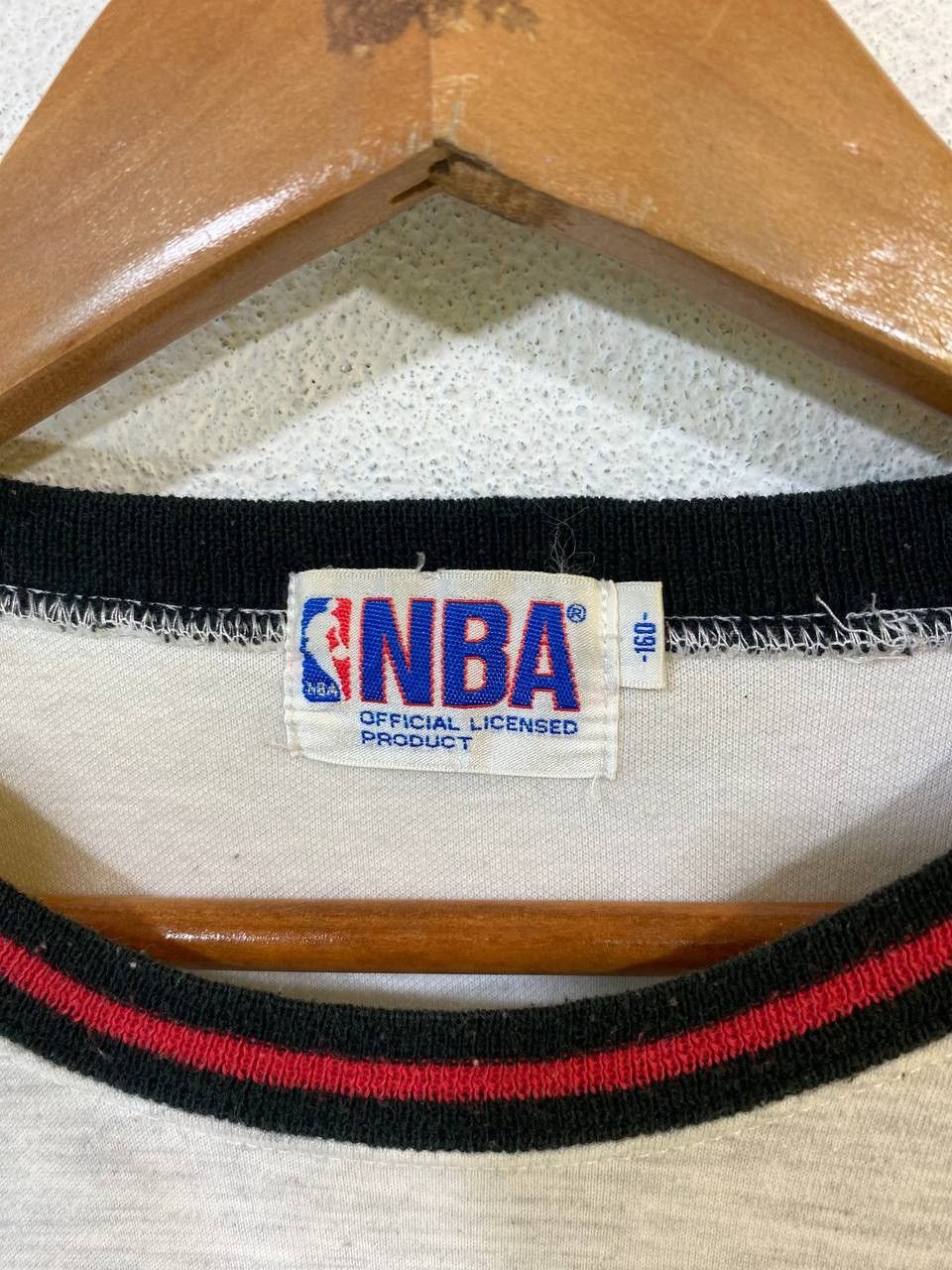 NBA Vintage 90s NBA Chicago Bull Sweatshirt Embroided Size US M / EU 48-50 / 2 - 9 Thumbnail
