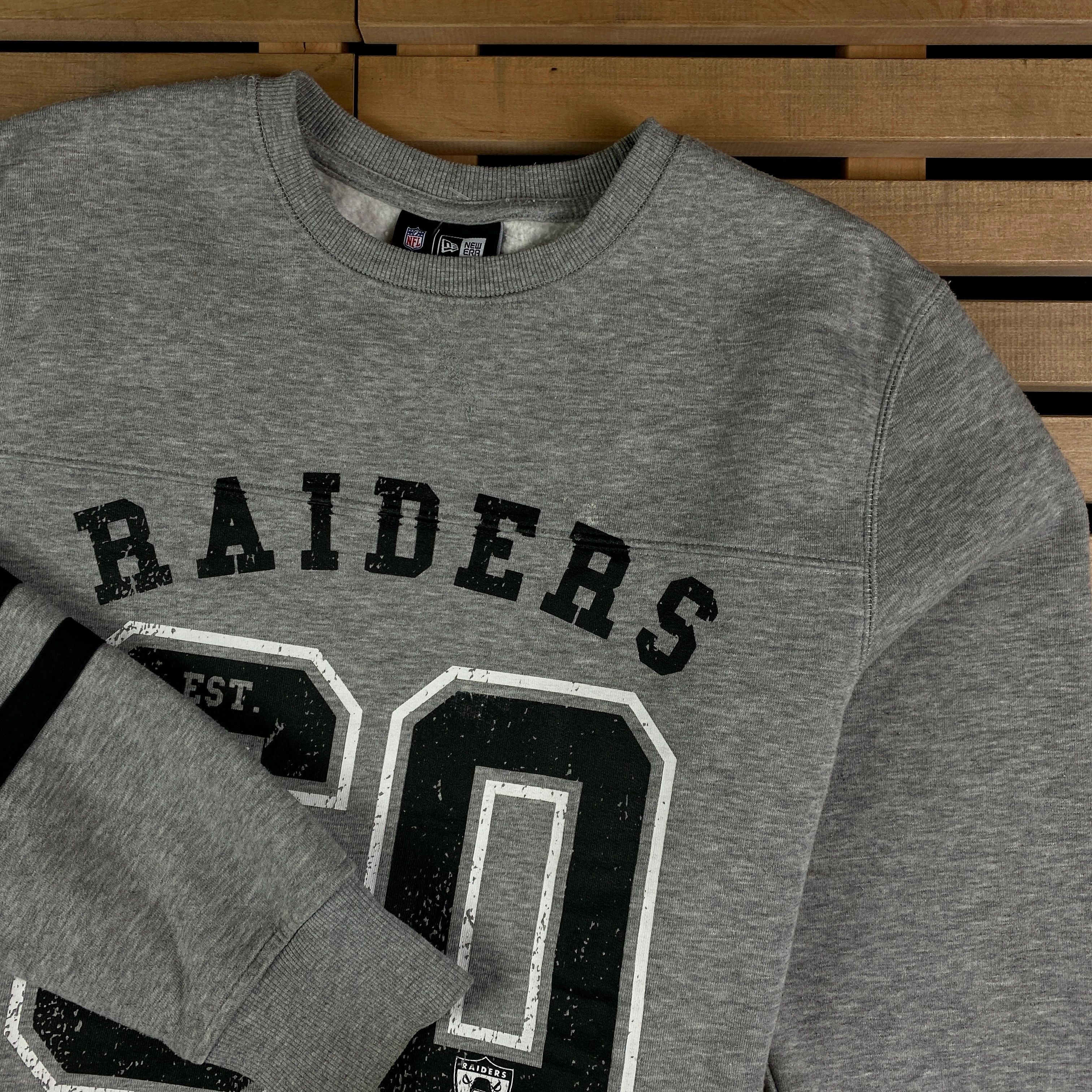 NFL × New Era × Vintage Mens Sweatshirt Raiders NFL New Era Size M Size US M / EU 48-50 / 2 - 2 Thumbnail