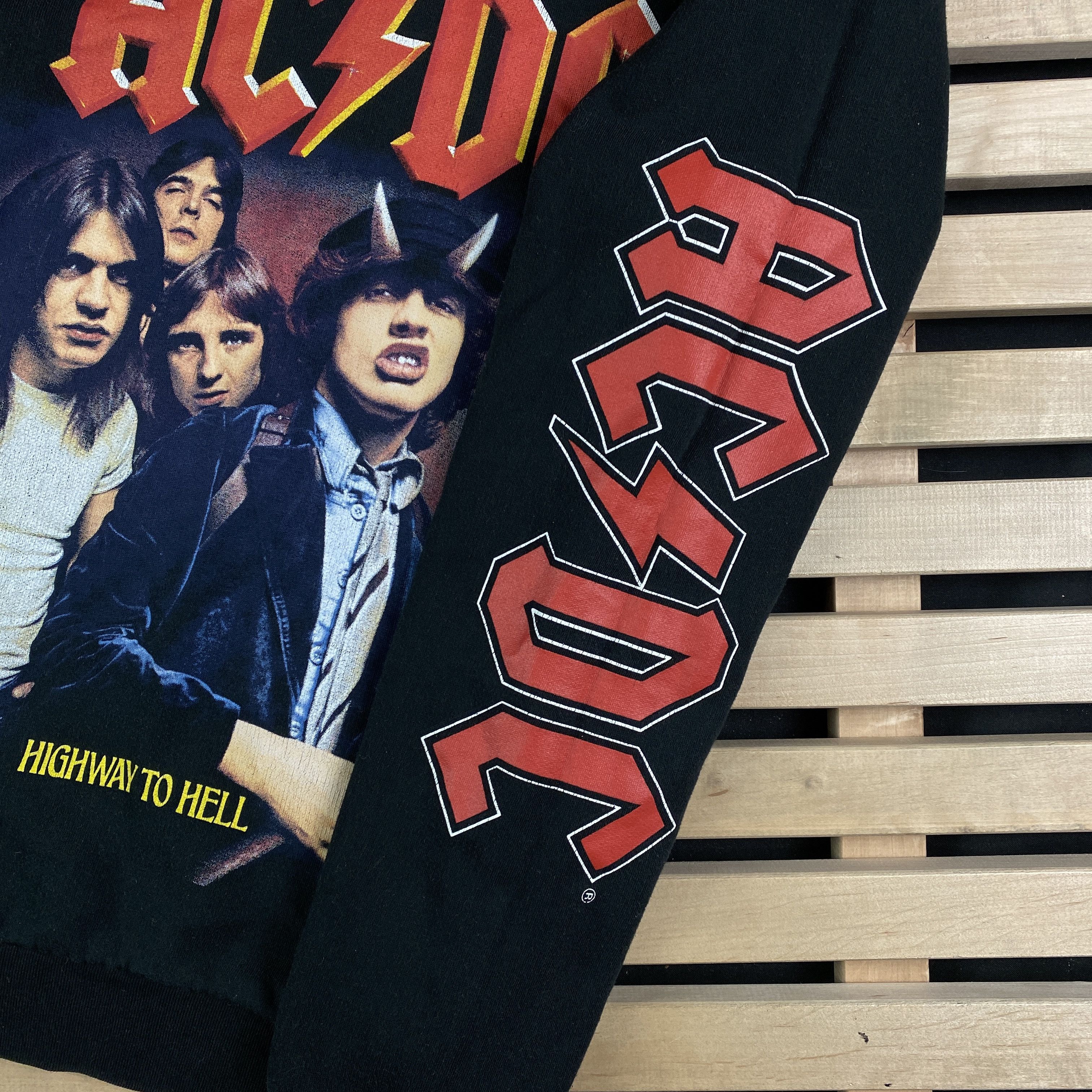 AC/DC × Band Tees × Vintage Men’s Hoodies AC/DC Vintage Big Logo Size M Size US M / EU 48-50 / 2 - 6 Thumbnail