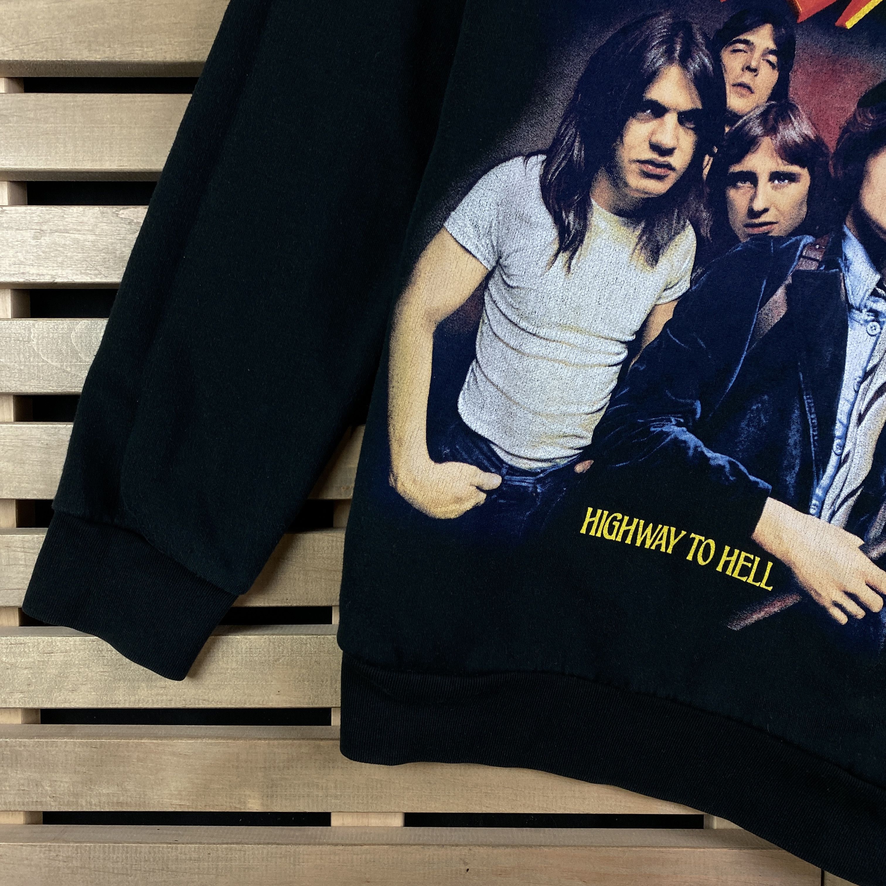 AC/DC × Band Tees × Vintage Men’s Hoodies AC/DC Vintage Big Logo Size M Size US M / EU 48-50 / 2 - 3 Thumbnail
