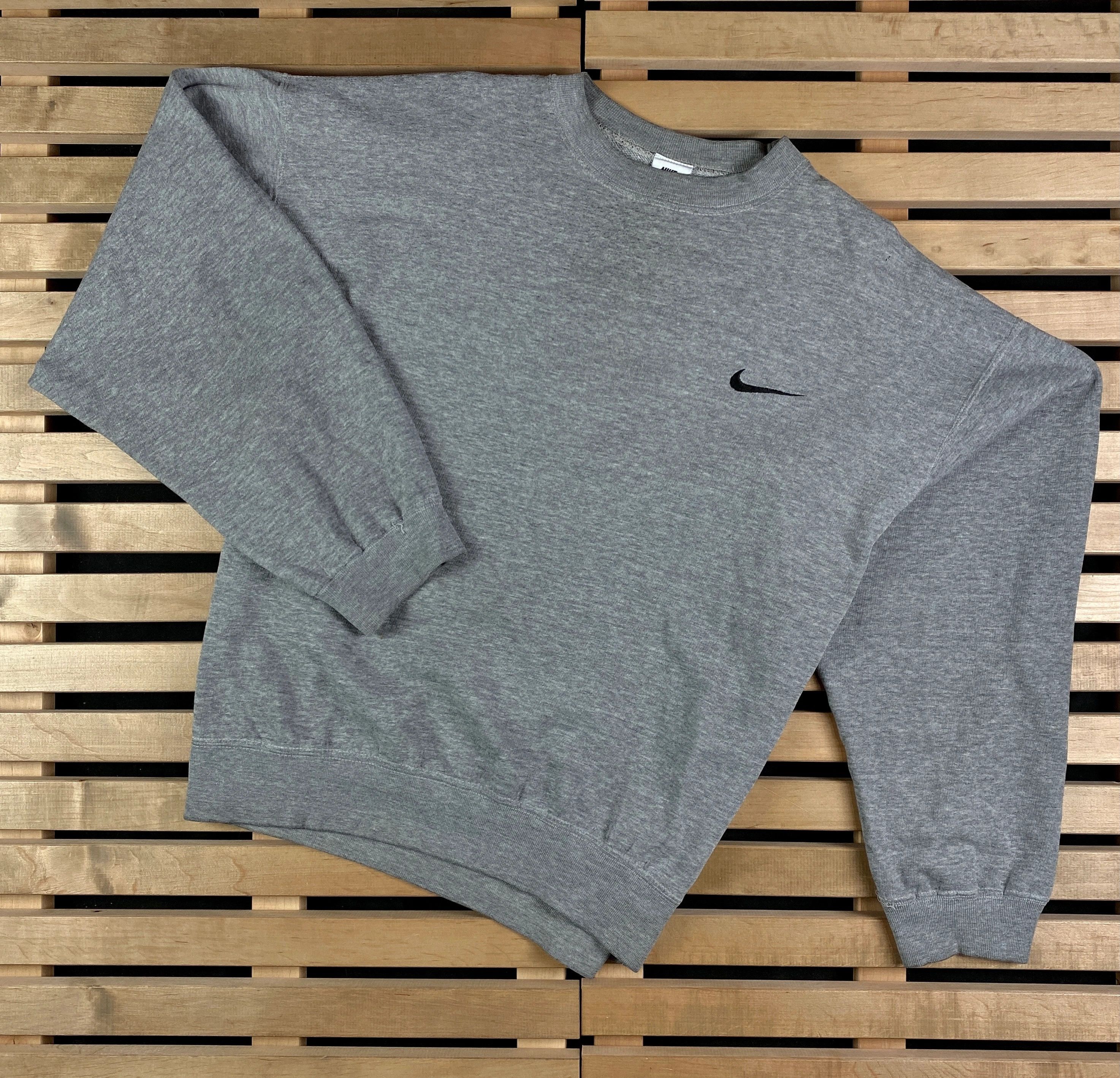 Nike × Vintage Men’s Sweatshirt Long Sleeve Nike Vintage 90-S Size L Size US L / EU 52-54 / 3 - 1 Thumbnail