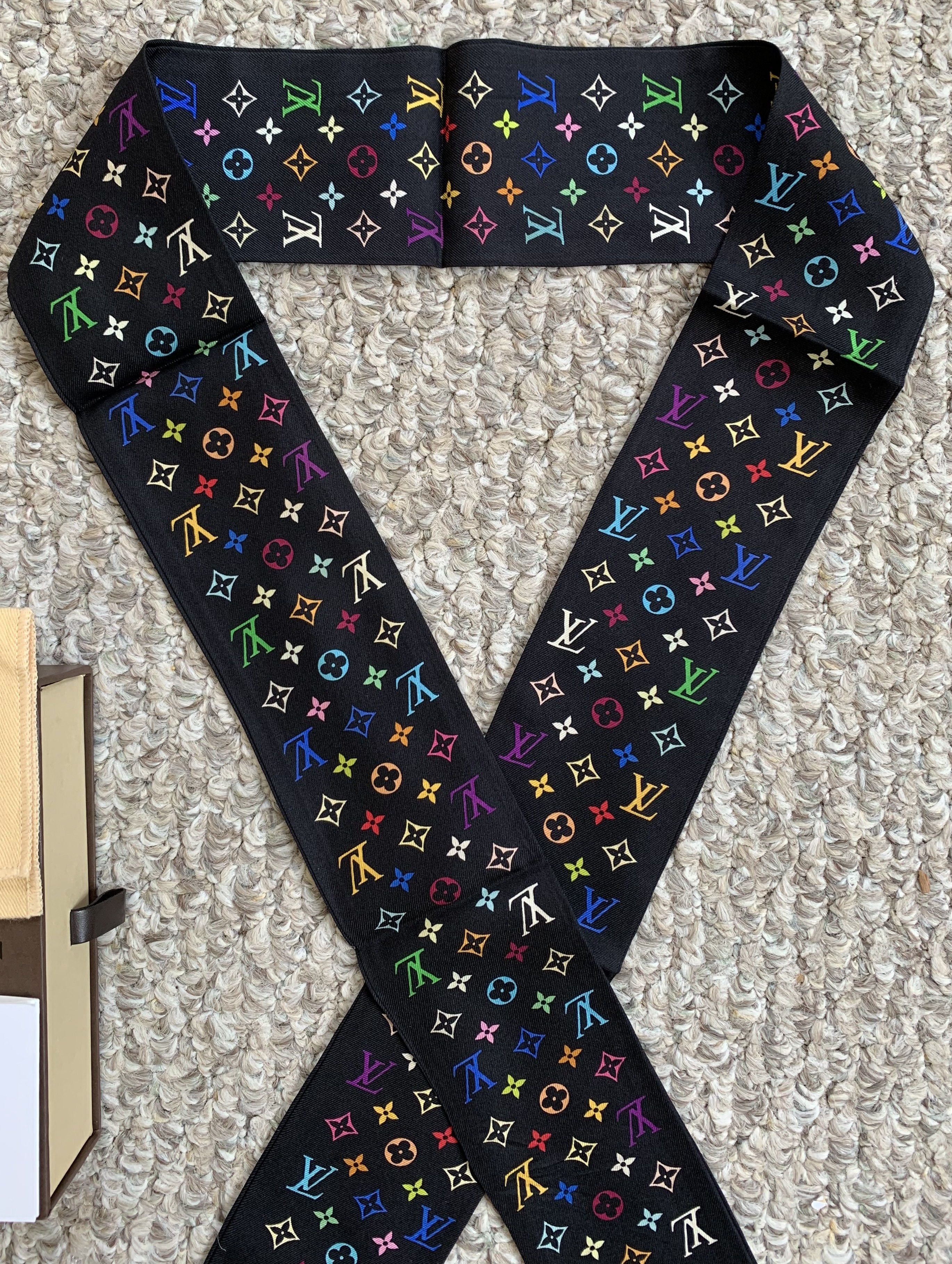 Louis Vuitton × Takashi Murakami S/S 2003 Louis Vuitton Murakami Monogram Silk Scarf Size ONE SIZE - 5 Thumbnail