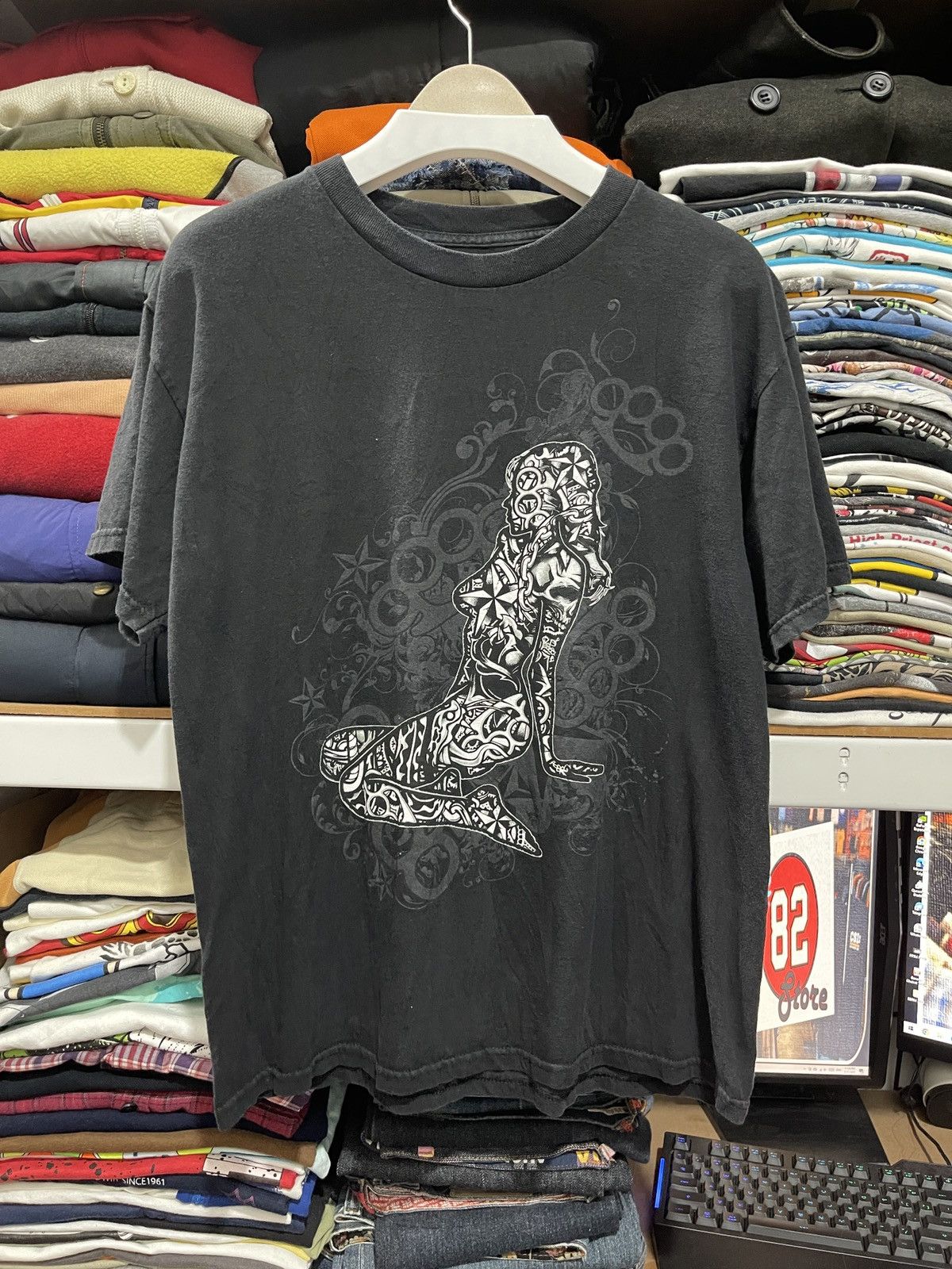 Rare CARBON Art Designer Naked Women T-Shirt Size L
