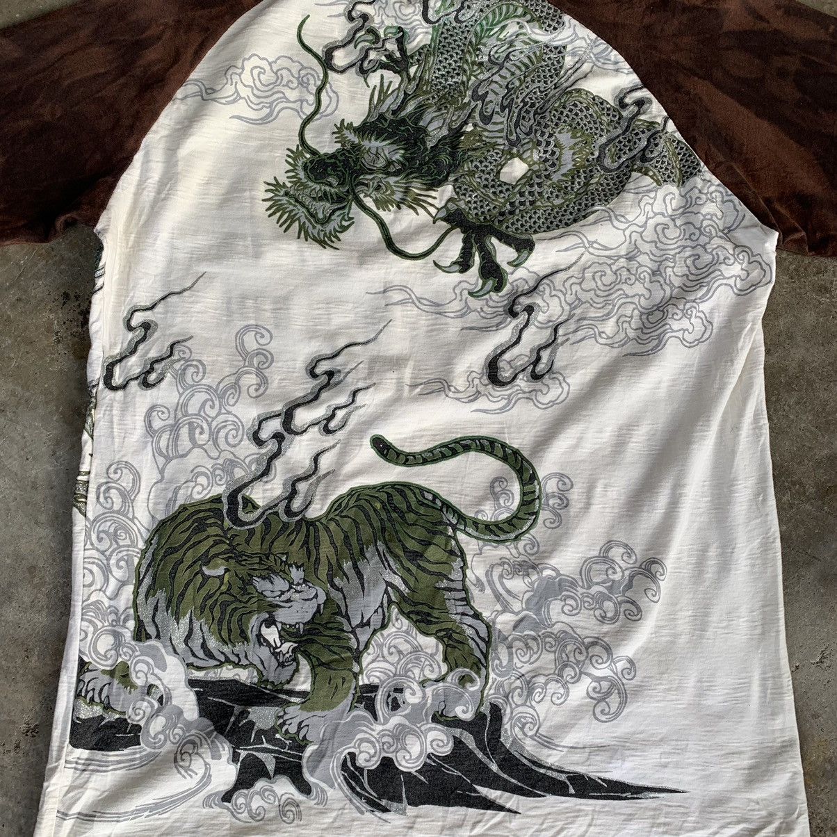 Japanese Brand Sukajan long sleeve dragon tiger shirt tee Size US L / EU 52-54 / 3 - 12 Thumbnail