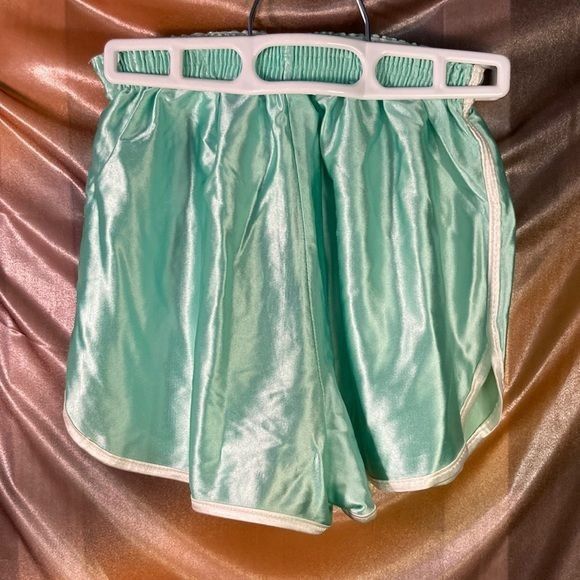 kelly green retro super short with white piping