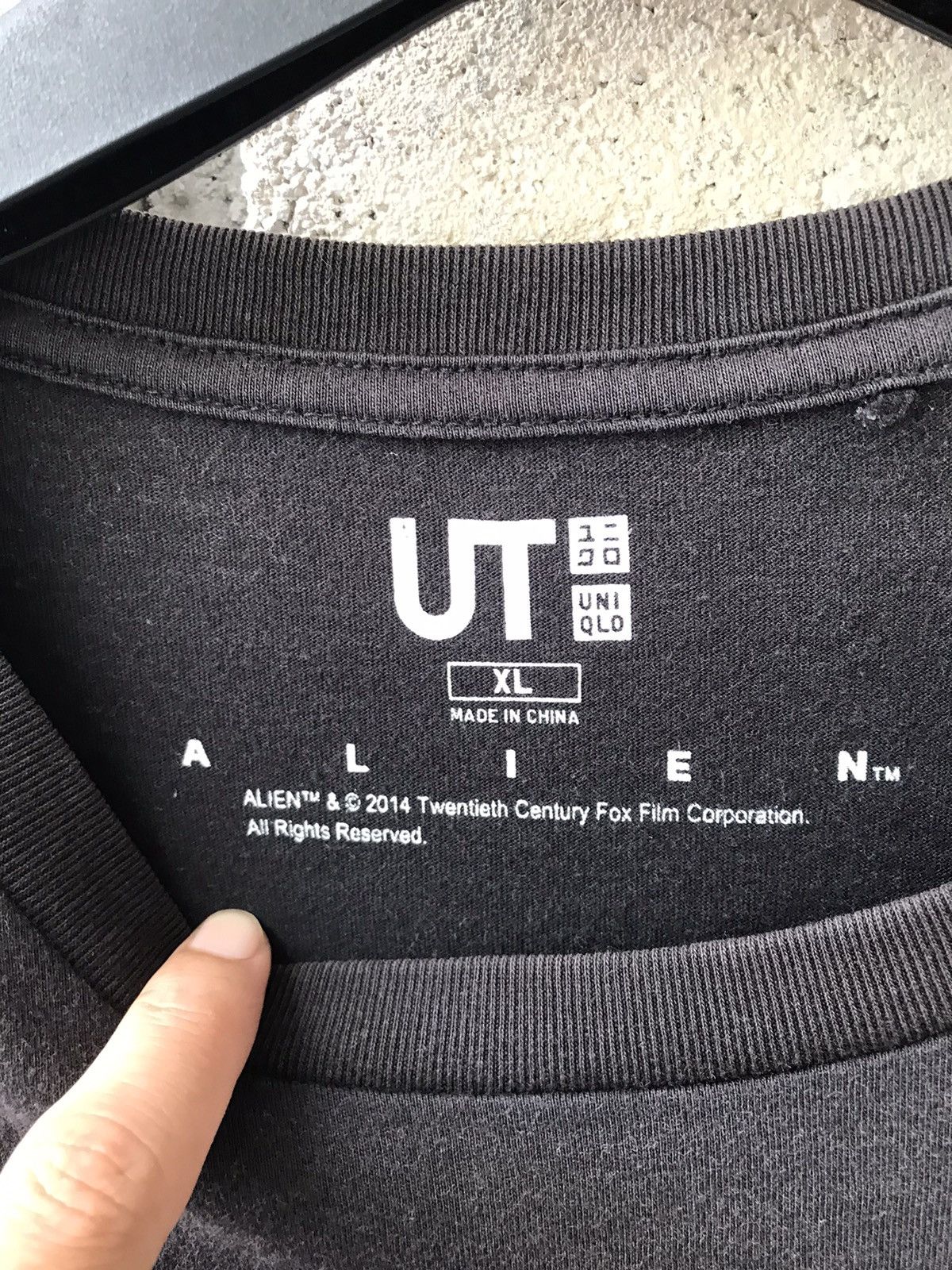 Japanese Brand × Uniqlo Alien X Uniqlo Tee 20th Century Fox Film Corporation Size US XL / EU 56 / 4 - 4 Thumbnail
