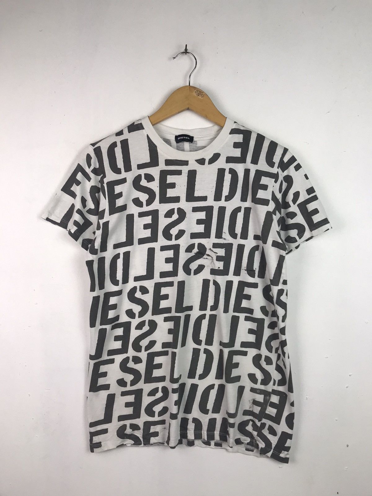 Diesel × Diesel Black Gold × Vintage 🔥Rare🔥Full Monogram Diesel Tee Shirt Size US M / EU 48-50 / 2 - 1 Thumbnail