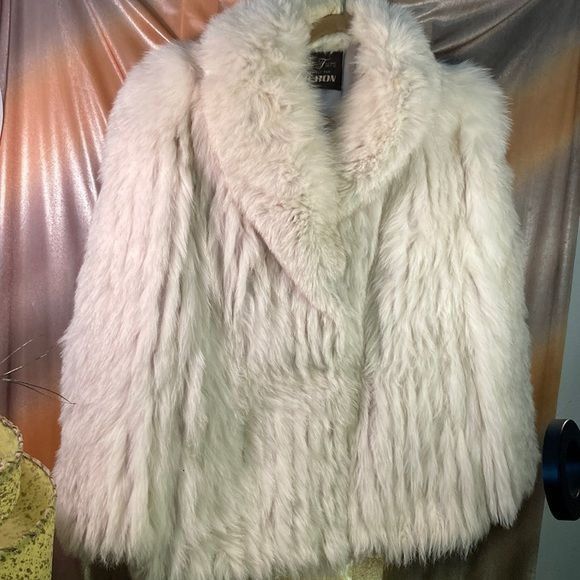 Vintage 1970’s Bon Marche Eilers Fur Coat White 48” Chest