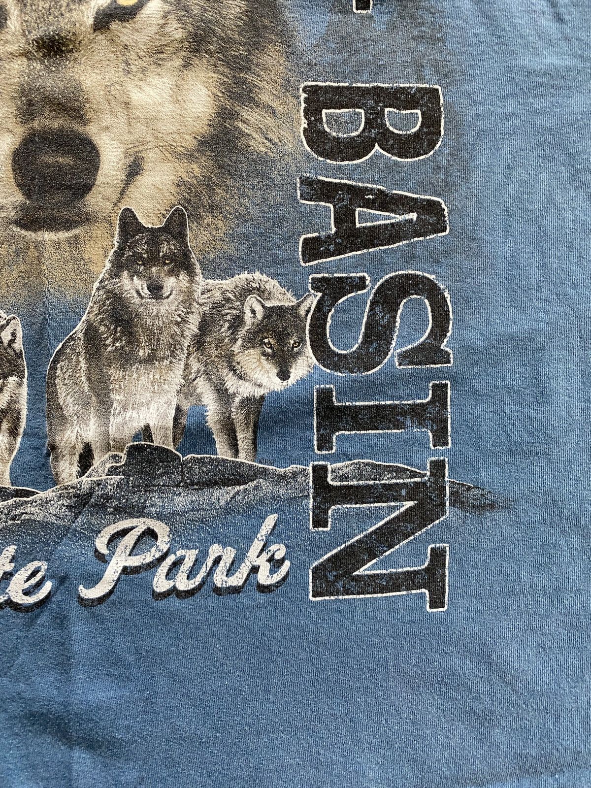 Gildan Vintage Y2K’s Wolves Big Basin State Park Tee Size US XL / EU 56 / 4 - 5 Thumbnail