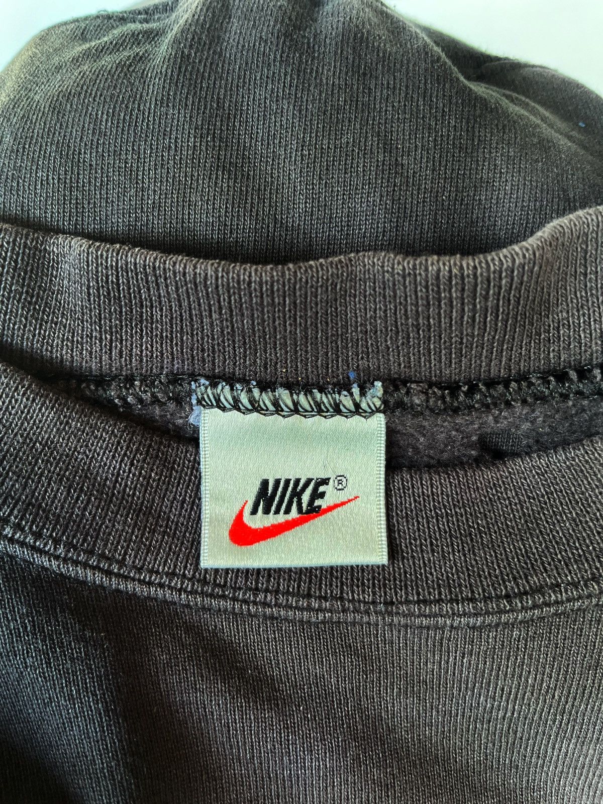 Nike Vintage 90s Nike Town Distress Sweatshirt Size US L / EU 52-54 / 3 - 9 Thumbnail