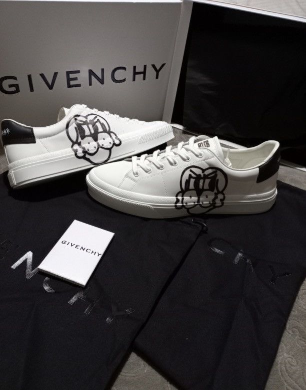 image of Givenchy Chito City Court Dog Print Low Top Sneakers in White, Men's (Size 12)