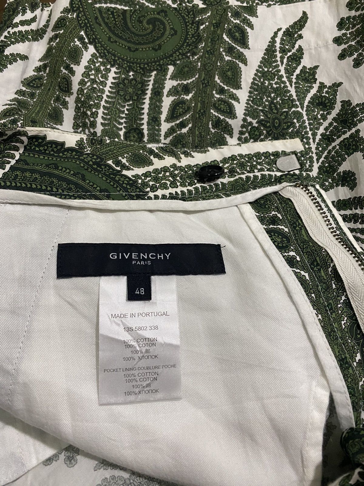 Givenchy 🔥LAST CALL‼️Givenchy Paisley Bermuda Summer Shorts Size US 32 / EU 48 - 5 Thumbnail