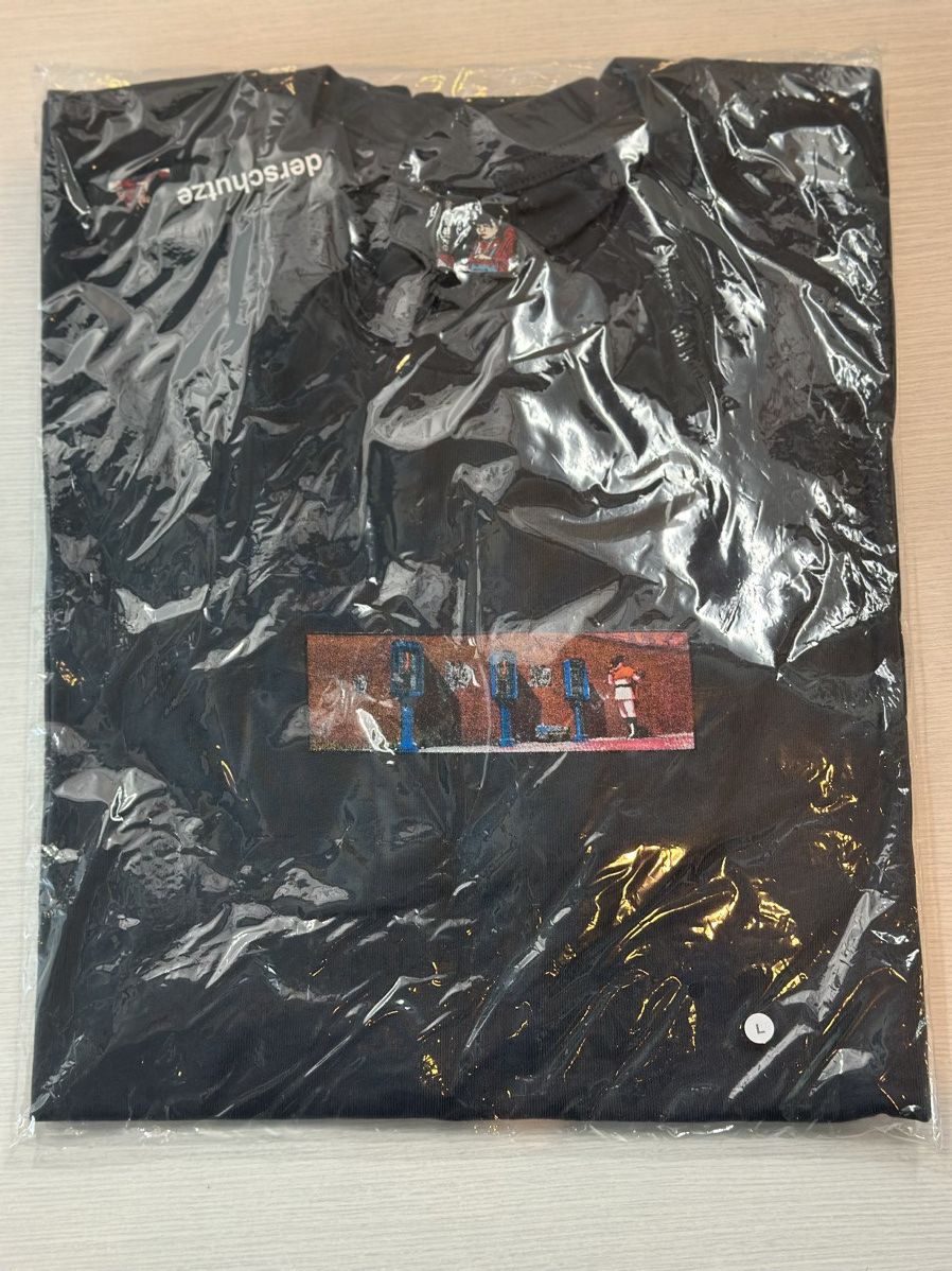 Dershutze Alien Tshirt Tee Brand New