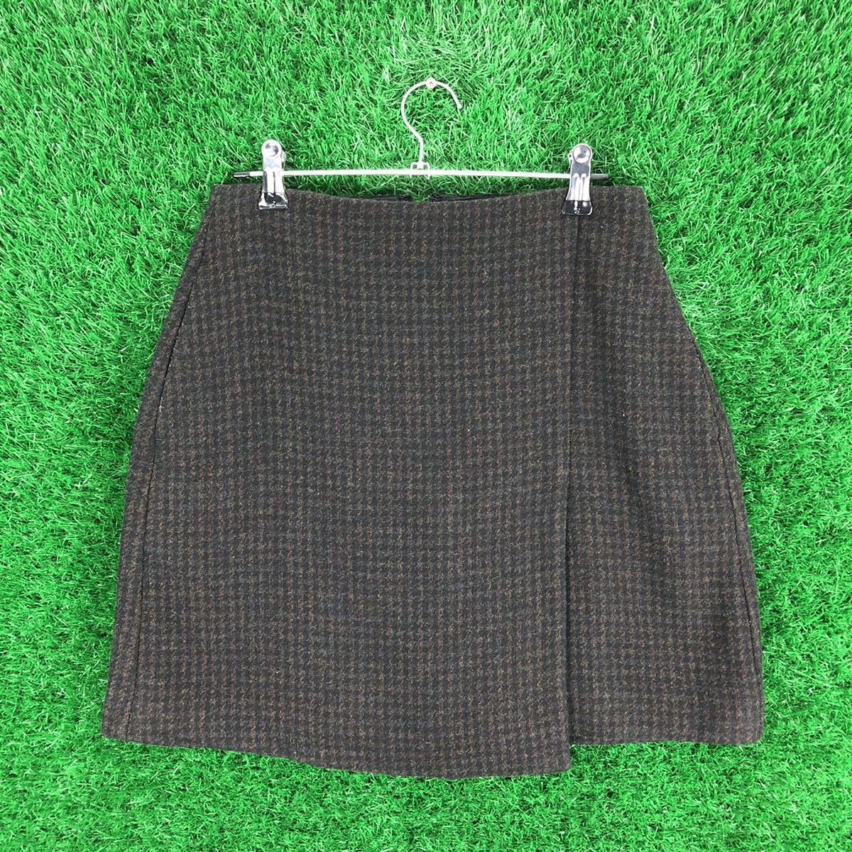 Uniqlo Uniqlo Wool Mini Skirt for Sexy Ladies Size 26" / US 2 / IT 38 - 1 Thumbnail