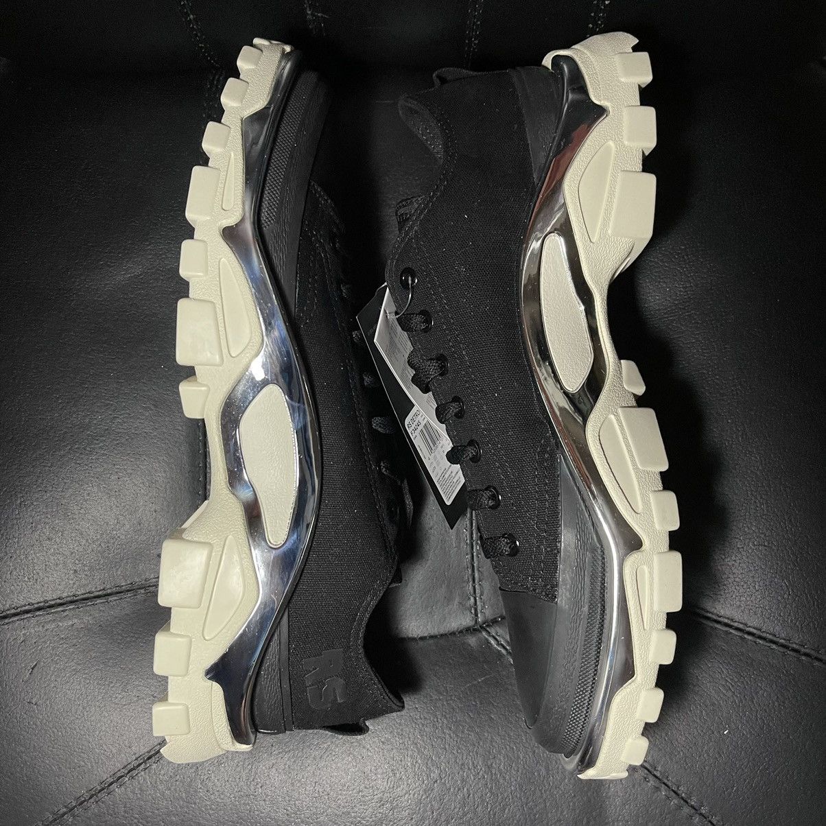 Adidas × Raf Simons Adidas Raf Simons Ozweego Detroit black white Size US 11 / EU 44 - 4 Thumbnail