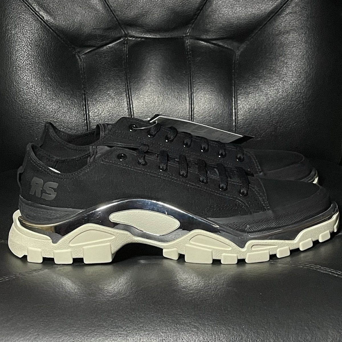 Adidas × Raf Simons Adidas Raf Simons Ozweego Detroit black white Size US 12 / EU 45 - 1 Thumbnail