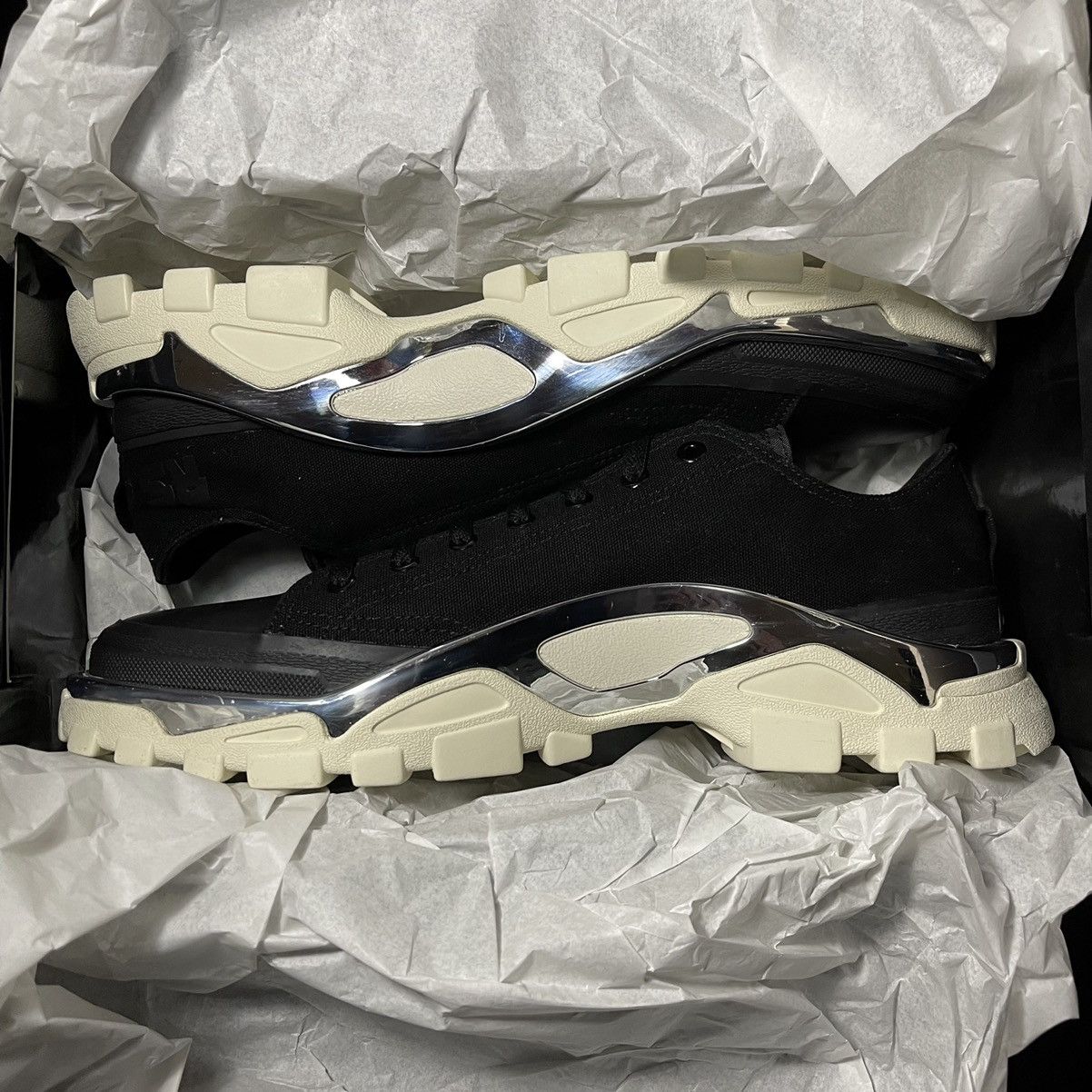 Adidas × Raf Simons Adidas Raf Simons Ozweego Detroit black white Size US 12 / EU 45 - 8 Thumbnail