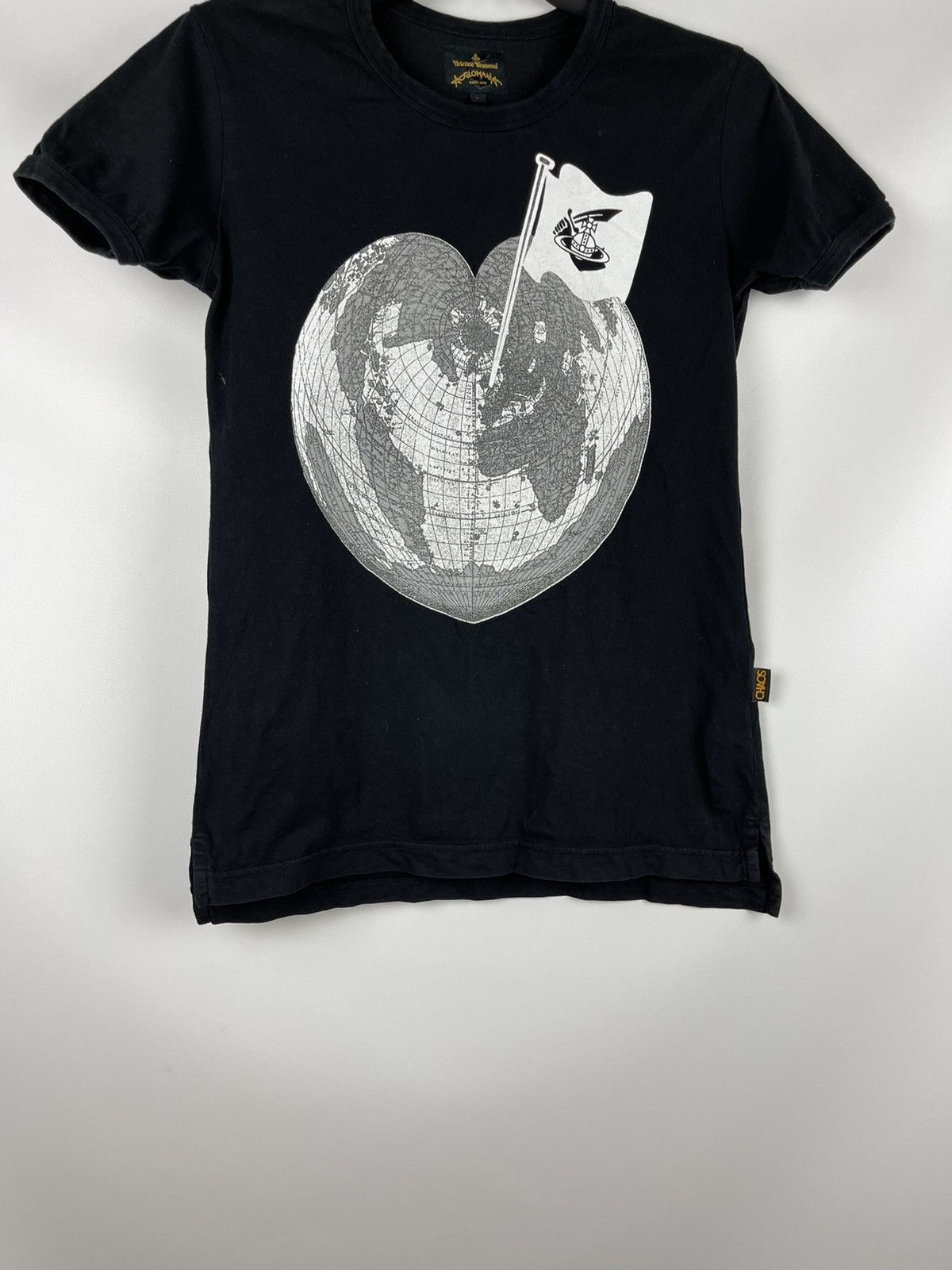 Vivienne Westwood Vivienne Westwood Anglomania Chaos classic heart world print Size US S / EU 44-46 / 1 - 6 Thumbnail