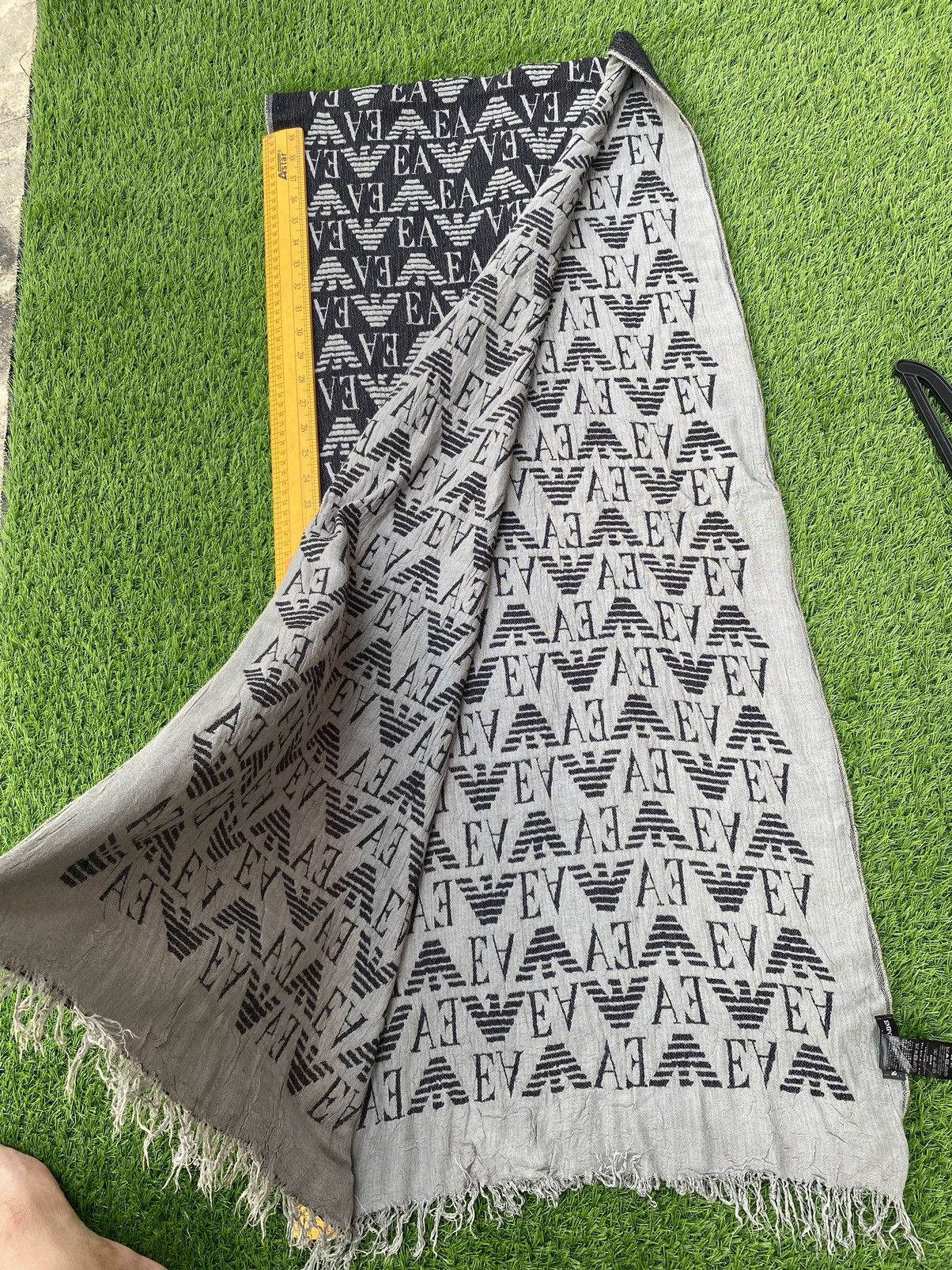 Emporio Armani Steals!! Emporio Armani Big Logo Muffler Scarf Size ONE SIZE - 5 Thumbnail