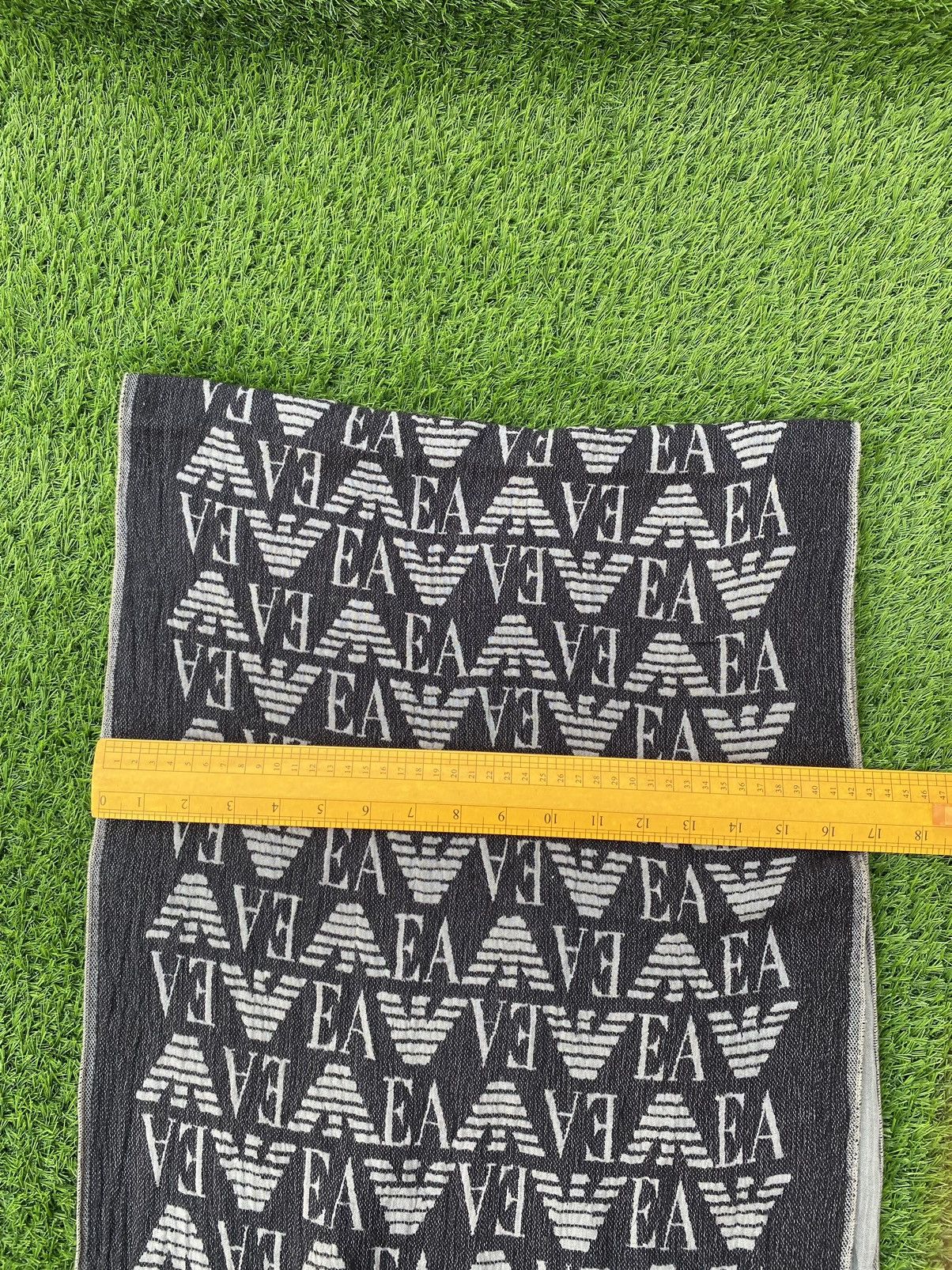 Emporio Armani Steals!! Emporio Armani Big Logo Muffler Scarf Size ONE SIZE - 2 Thumbnail