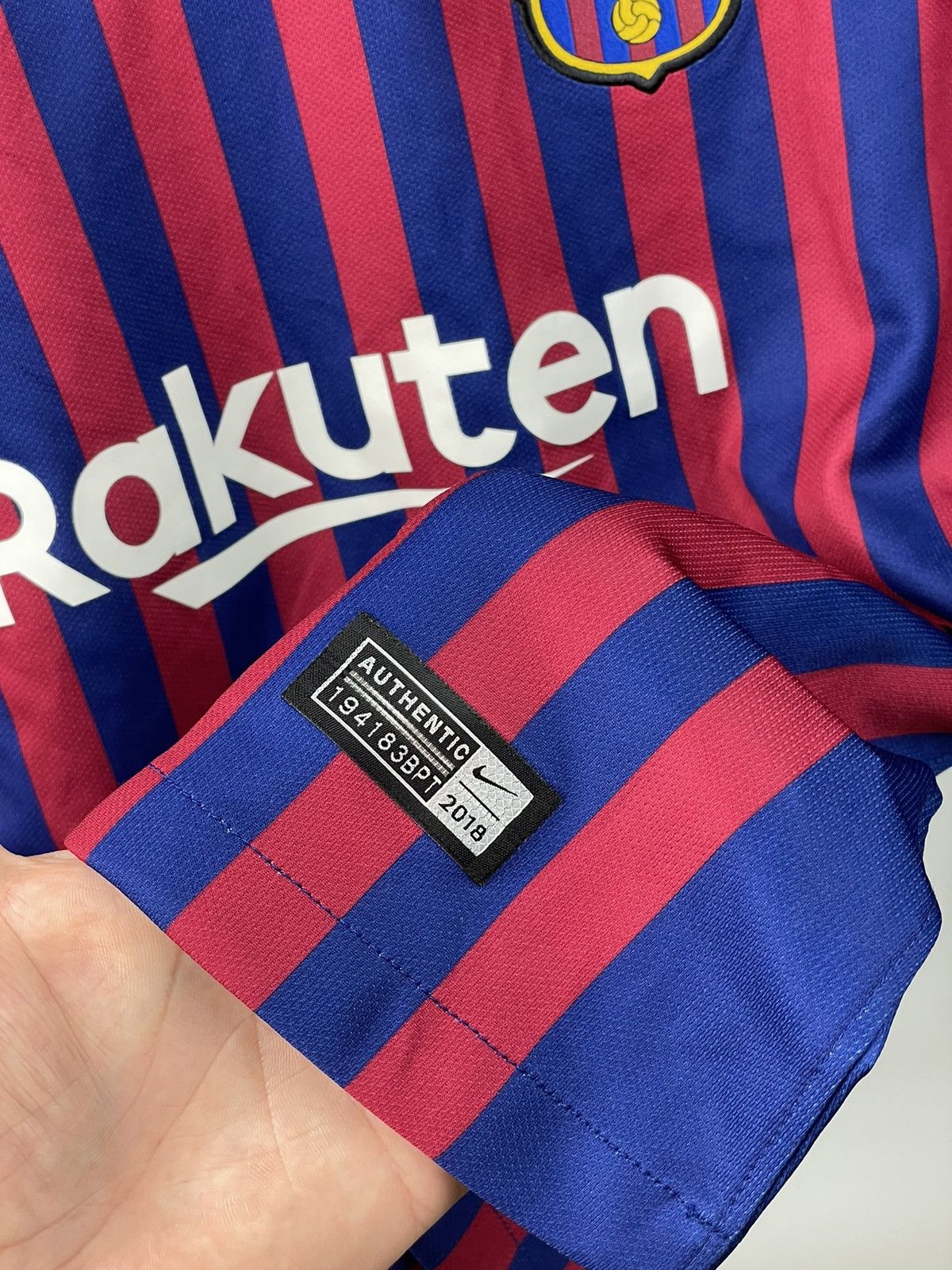 Nike Women’s Nike FC Barcelona 2018 Soccer Jersey Emma Ramirez #6 Size S / US 4 / IT 40 - 5 Thumbnail