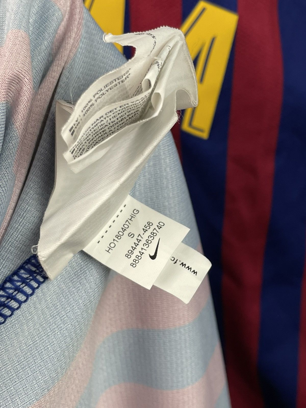 Nike Women’s Nike FC Barcelona 2018 Soccer Jersey Emma Ramirez #6 Size S / US 4 / IT 40 - 9 Thumbnail