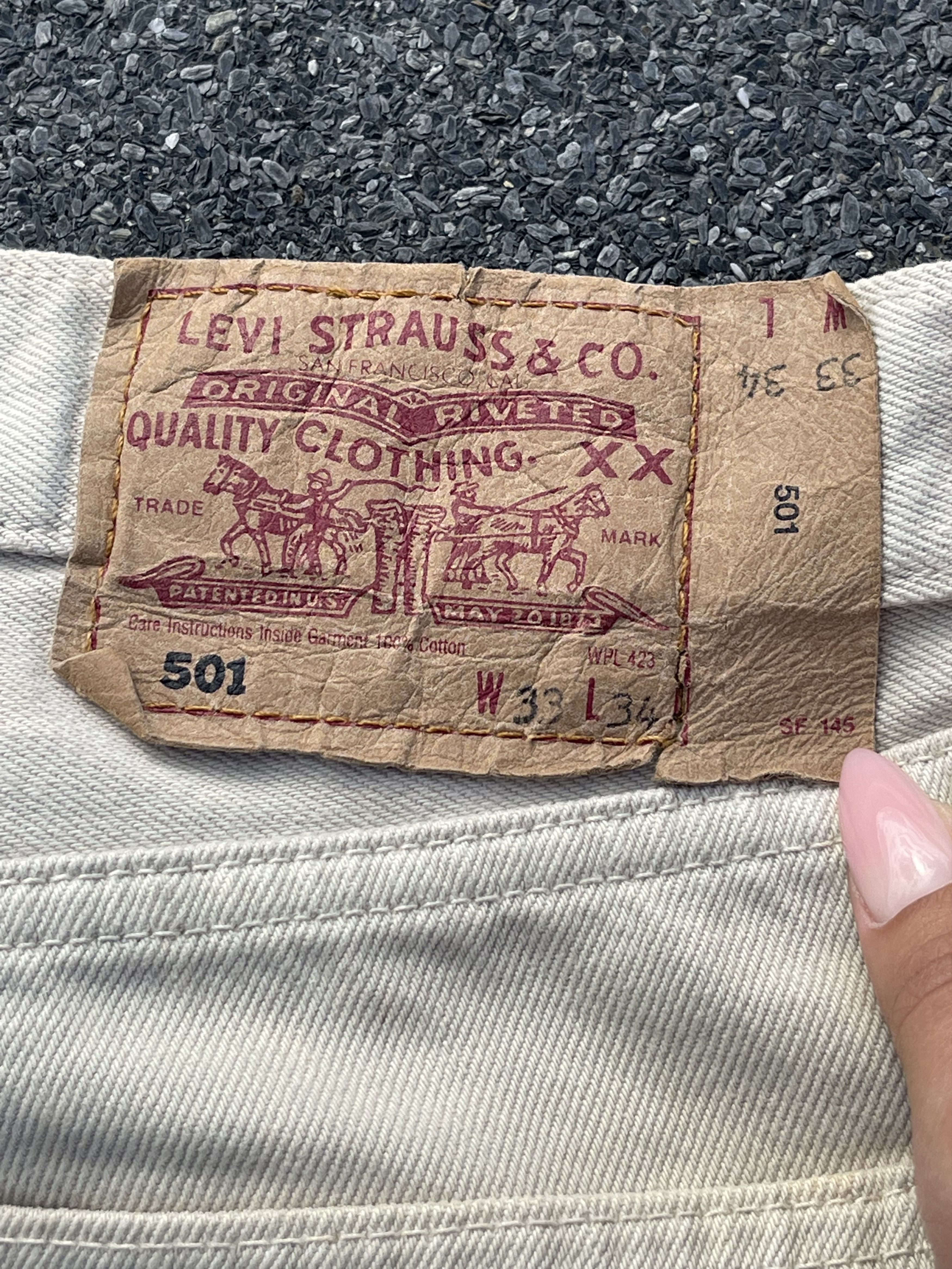 Levi's × Levi's Vintage Clothing × Vintage Vintage Levi's 501 Cream Denim Pant Size US 33 - 11 Thumbnail