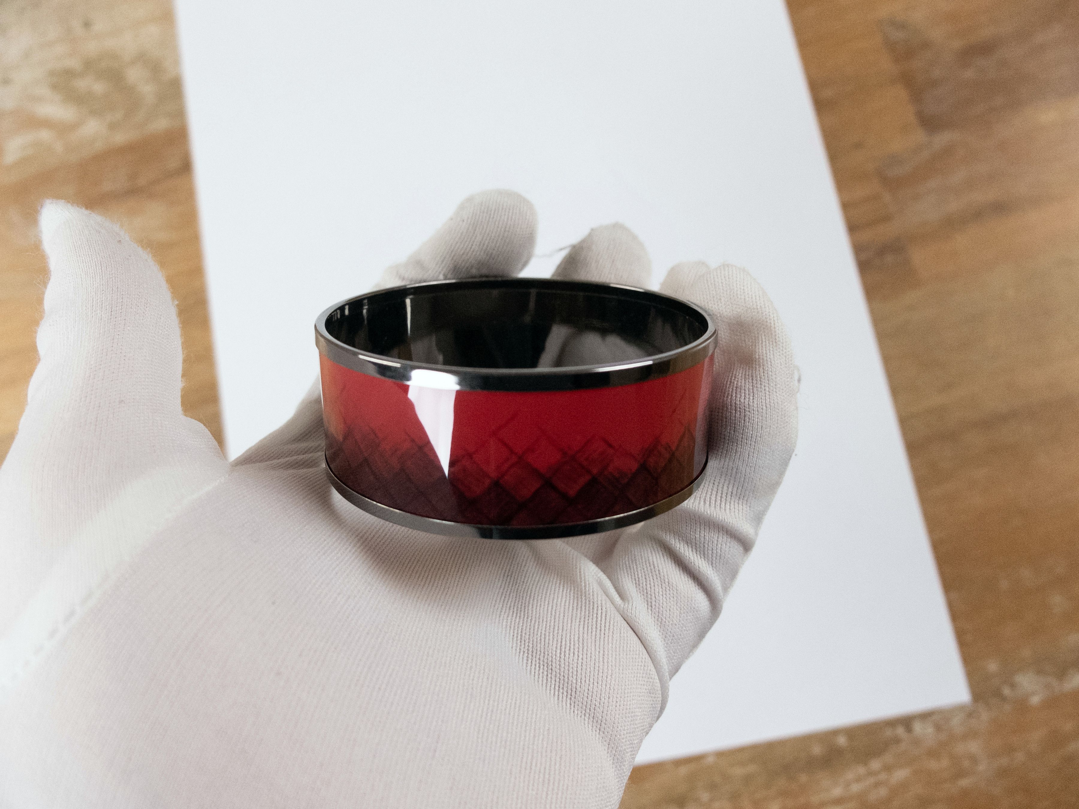 Bottega Veneta BOTTEGA VENETA red intrecciato print enamel bangle bracelet Size ONE SIZE - 6 Thumbnail