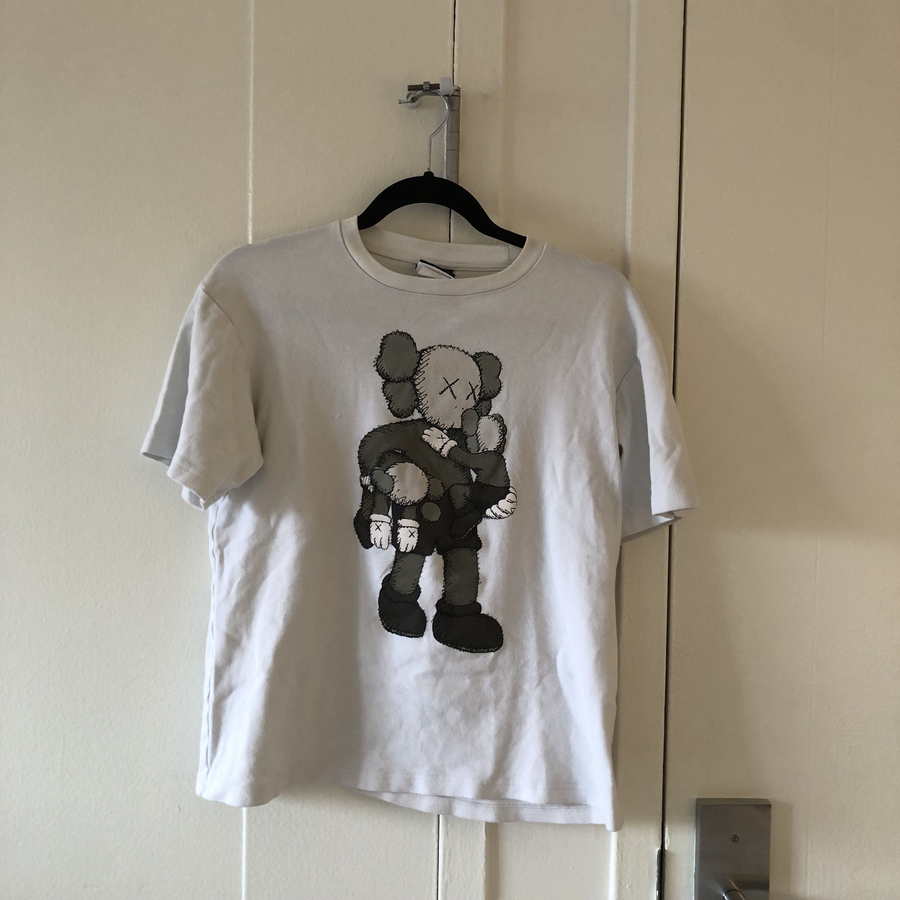 Kaws Original Fake x Kaws Tee Size US M / EU 48-50 / 2 - 1 Thumbnail