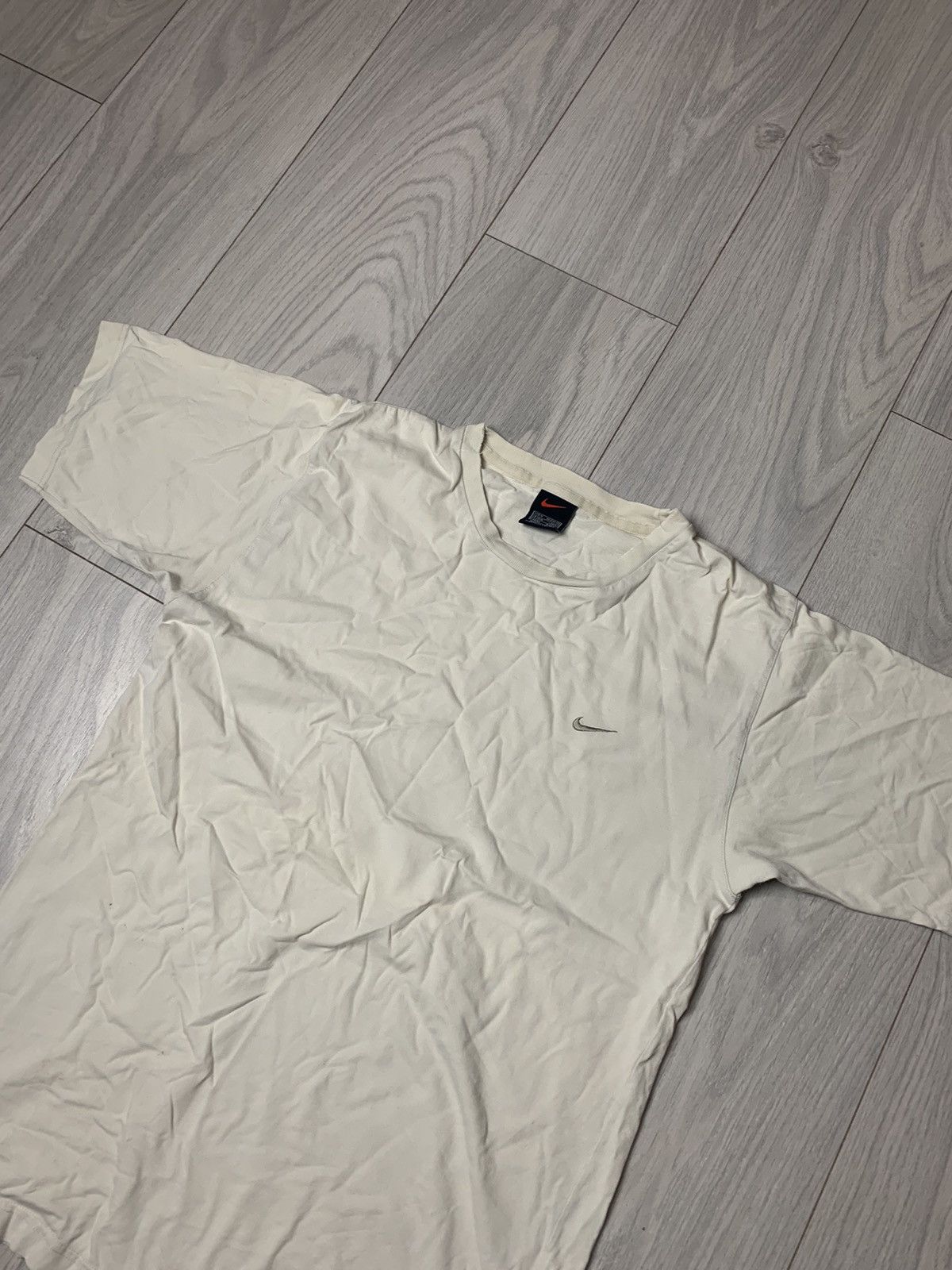 Nike × Vintage Vintage Nike T-Shirt Swoosh Beige Size US M / EU 48-50 / 2 - 2 Thumbnail
