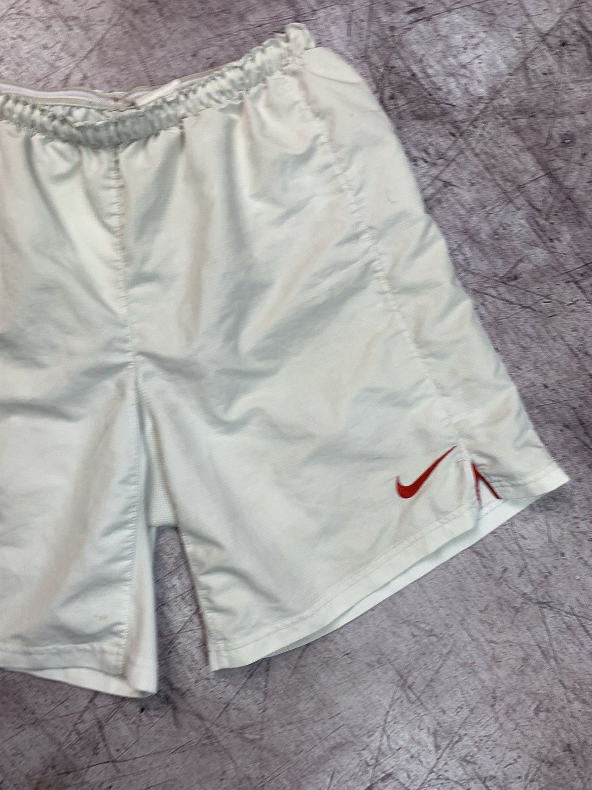 Nike Vintage Nike Arsenal Y2K Hype Shorts Size US 32 / EU 48 - 4 Thumbnail