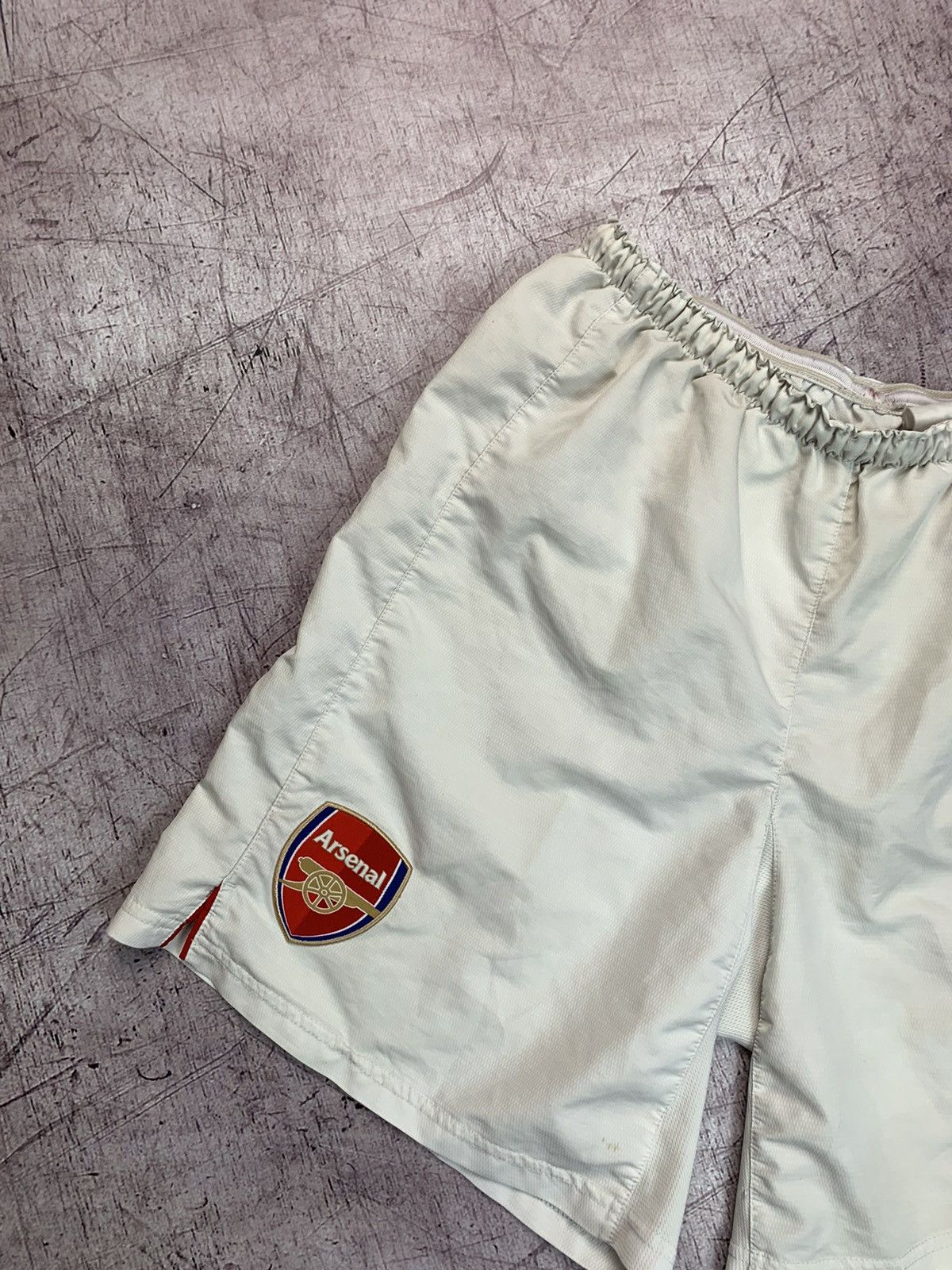 Nike Vintage Nike Arsenal Y2K Hype Shorts Size US 32 / EU 48 - 2 Thumbnail
