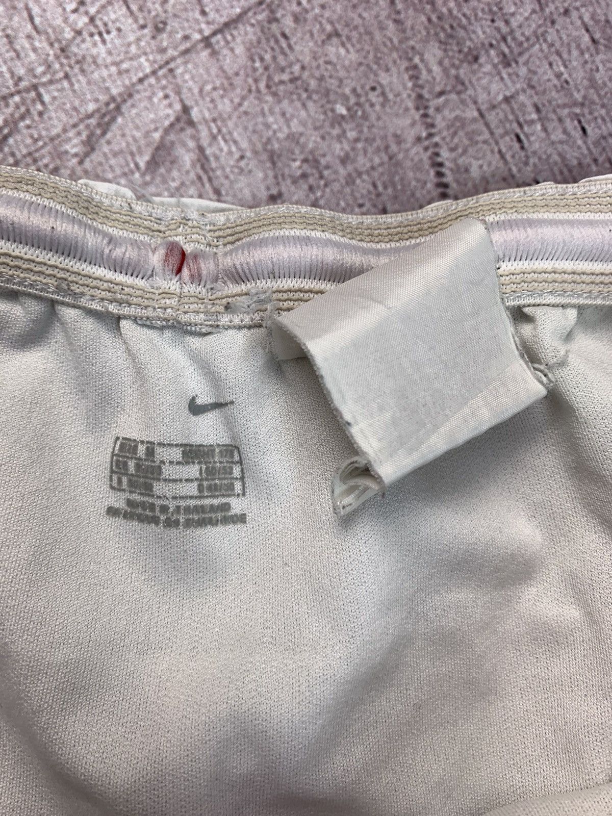 Nike Vintage Nike Arsenal Y2K Hype Shorts Size US 32 / EU 48 - 9 Thumbnail