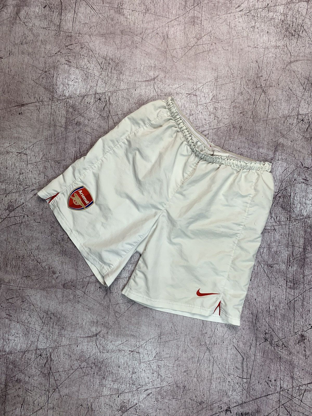 Nike Vintage Nike Arsenal Y2K Hype Shorts Size US 32 / EU 48 - 1 Thumbnail