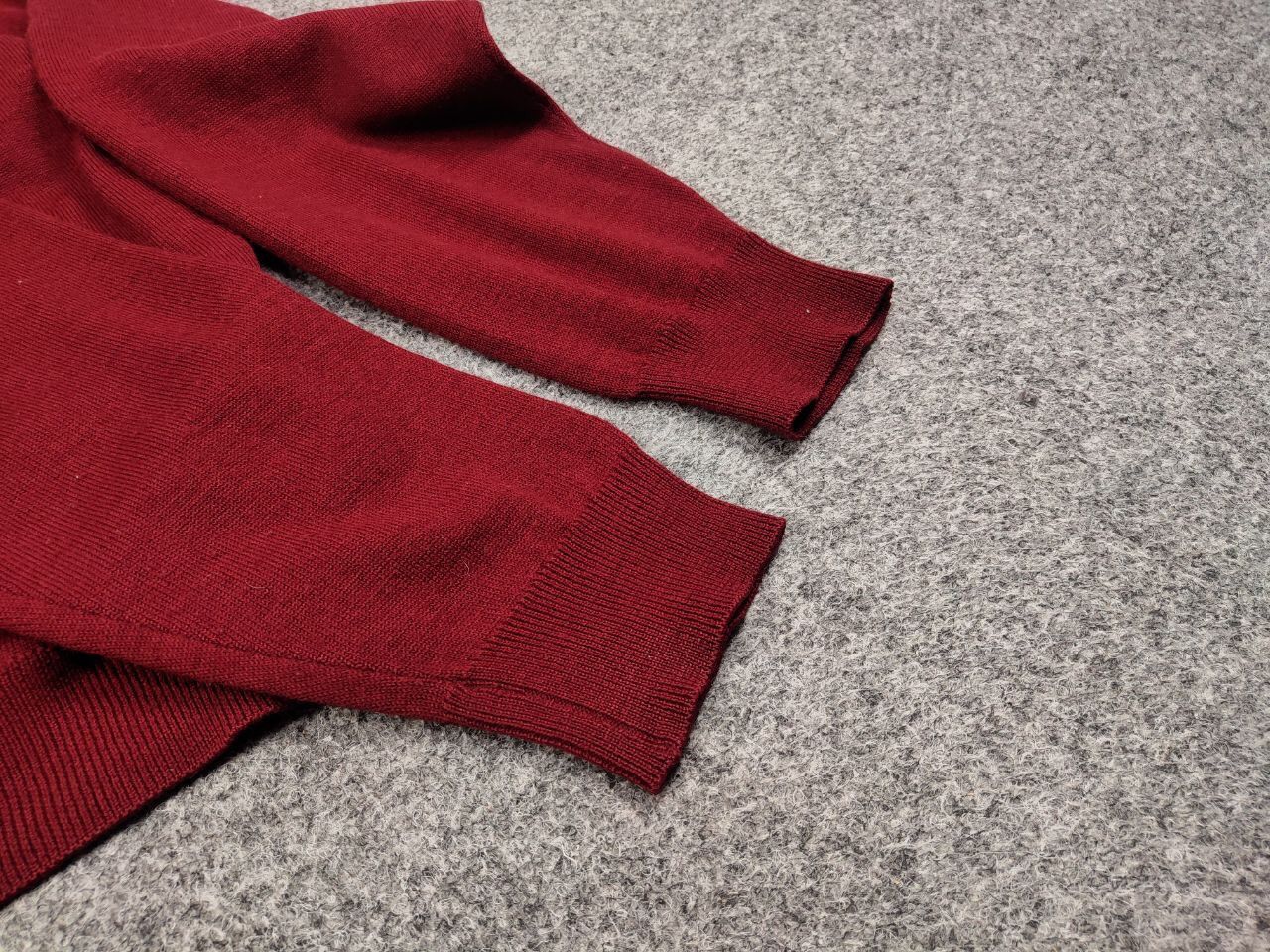 Lacoste Vintage 90's lacoste Crew neck Light Red Wool Sweater Size US L / EU 52-54 / 3 - 14 Thumbnail
