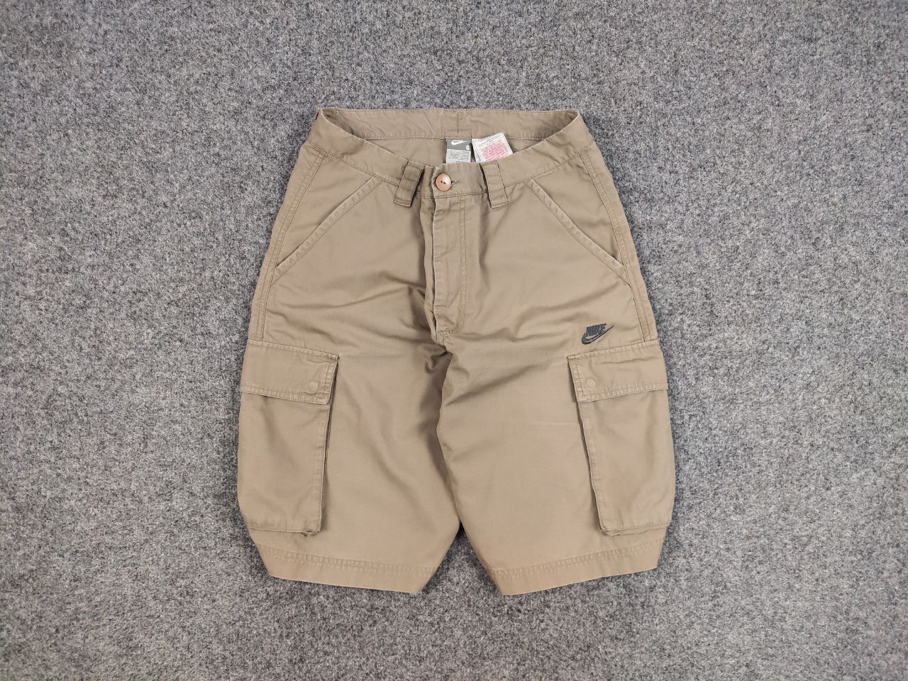 Nike Vintage Nike Cargo Casual Shorts Streetwear Travis Scott Size US 32 / EU 48 - 1 Thumbnail