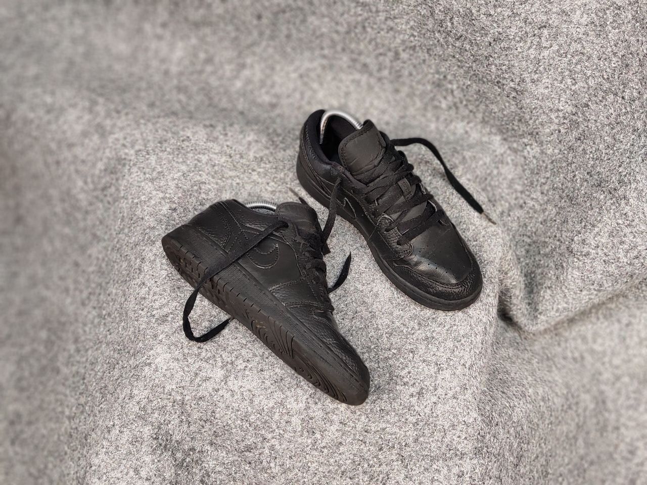 Nike Nike Air Jordan 1 Gs Low Triple Black Retro Leather Sneakers Size US 6.5 / IT 36.5 - 19 Thumbnail
