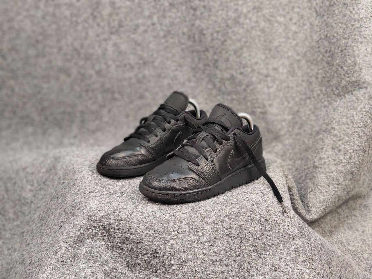 Nike Nike Air Jordan 1 Gs Low Triple Black Retro Leather Sneakers Size US 6.5 / IT 36.5 - 10 Thumbnail