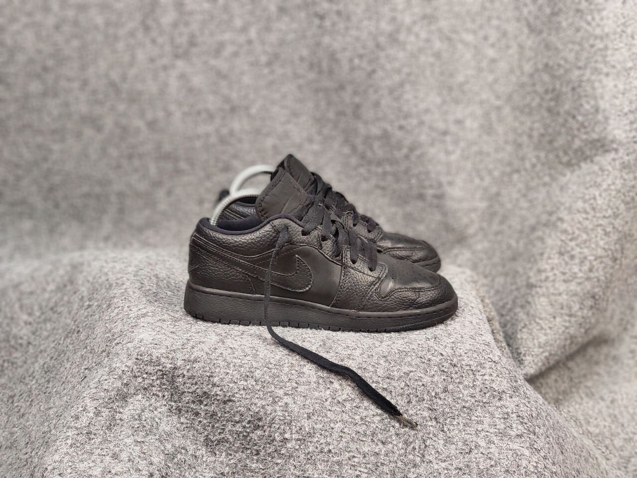 Nike Nike Air Jordan 1 Gs Low Triple Black Retro Leather Sneakers Size US 6.5 / IT 36.5 - 5 Thumbnail