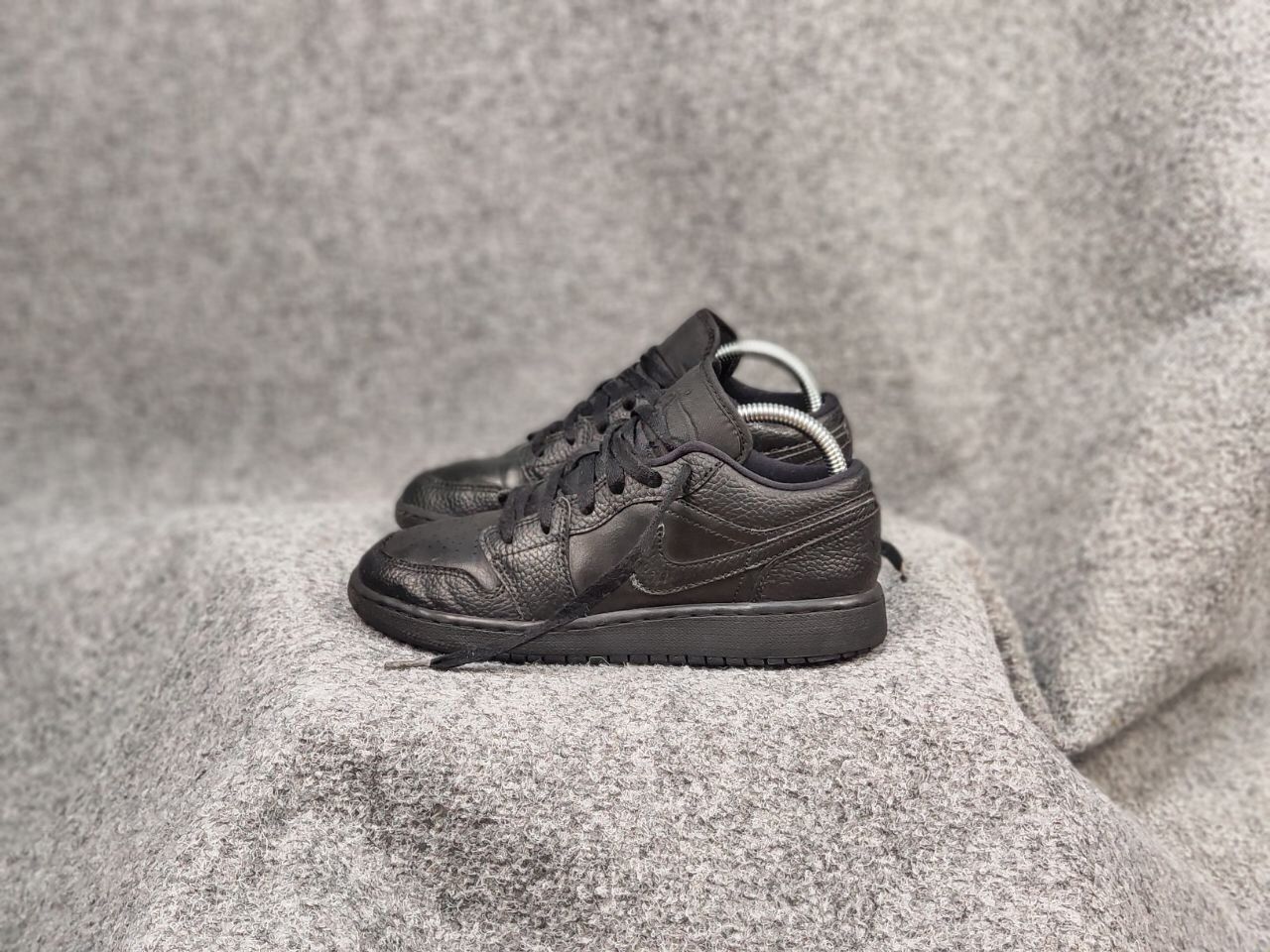 Nike Nike Air Jordan 1 Gs Low Triple Black Retro Leather Sneakers Size US 6.5 / IT 36.5 - 9 Thumbnail