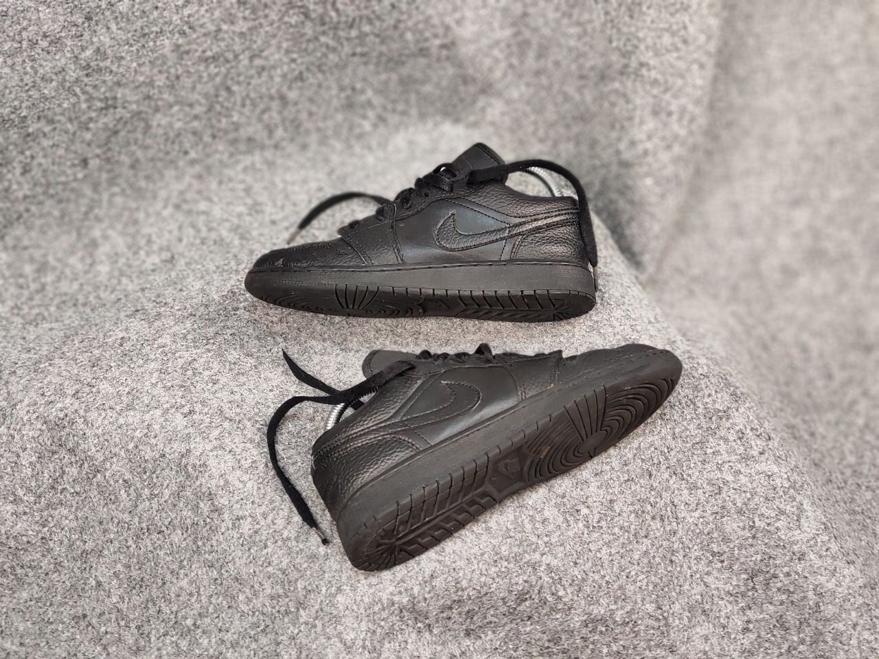 Nike Nike Air Jordan 1 Gs Low Triple Black Retro Leather Sneakers Size US 6.5 / IT 36.5 - 3 Thumbnail