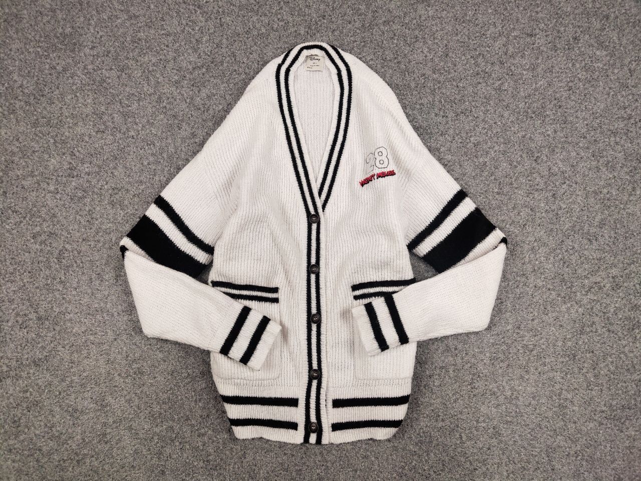 Japanese Brand Vintage 90's Japanese Disney White Knitted Cardigan Sweater Size US M / EU 48-50 / 2 - 14 Thumbnail