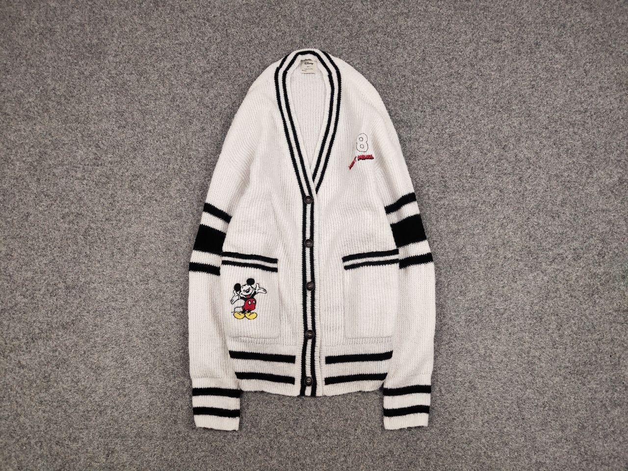 Japanese Brand Vintage 90's Japanese Disney White Knitted Cardigan Sweater Size US M / EU 48-50 / 2 - 1 Thumbnail