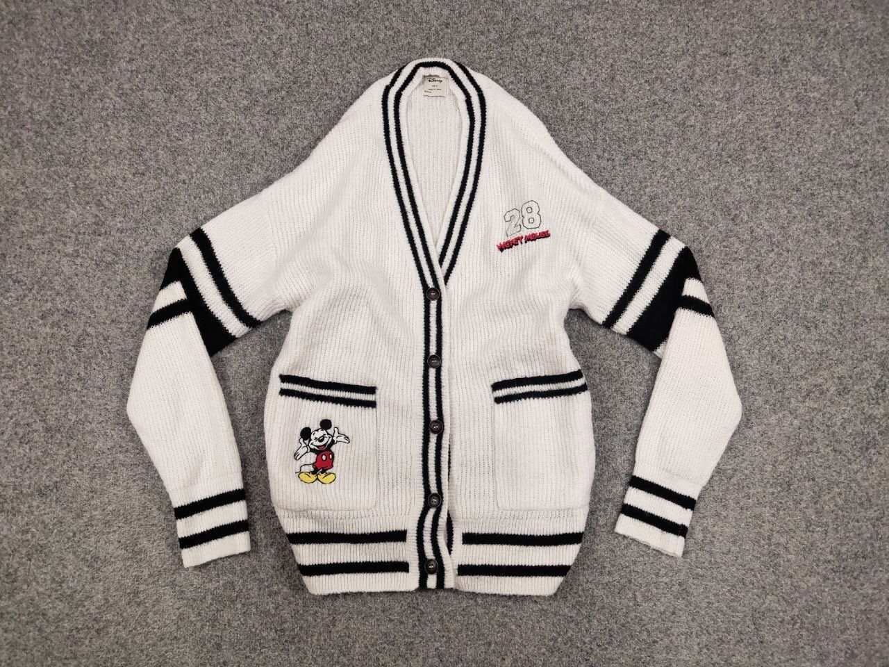 Japanese Brand Vintage 90's Japanese Disney White Knitted Cardigan Sweater Size US M / EU 48-50 / 2 - 16 Thumbnail